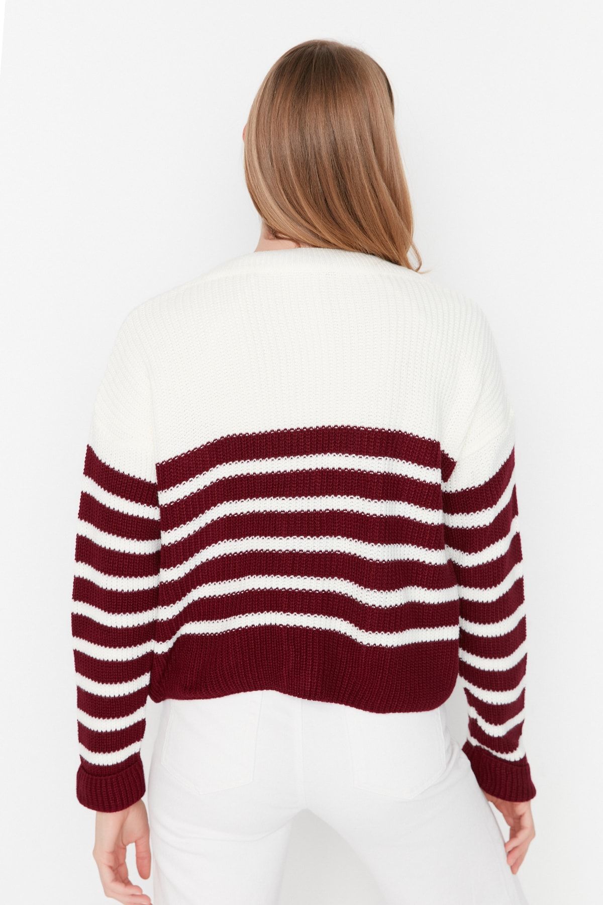 Trendyol Collection Strickjacke Bordeaux Regular Fit Fast ausverkauft OB10193