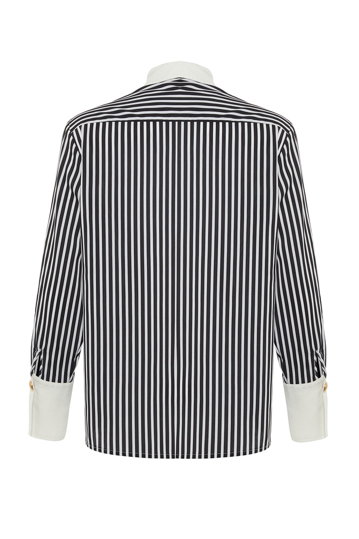 Trendyol Collection-X Sagaza Studio Schwarz-weiß gestreiftes Hemd mit Knopfdetail TPRAW23GO00021 8