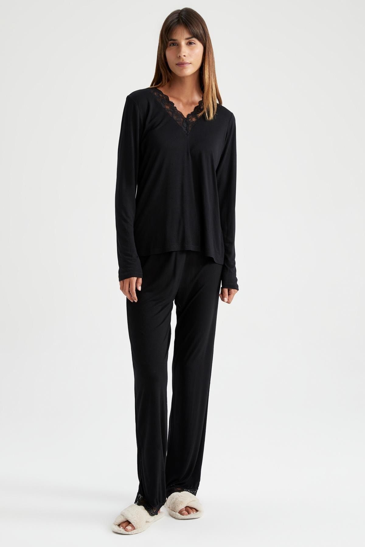 DeFacto-Fall In Love V-Neck Lace Long Sleeve Pajama Set 2