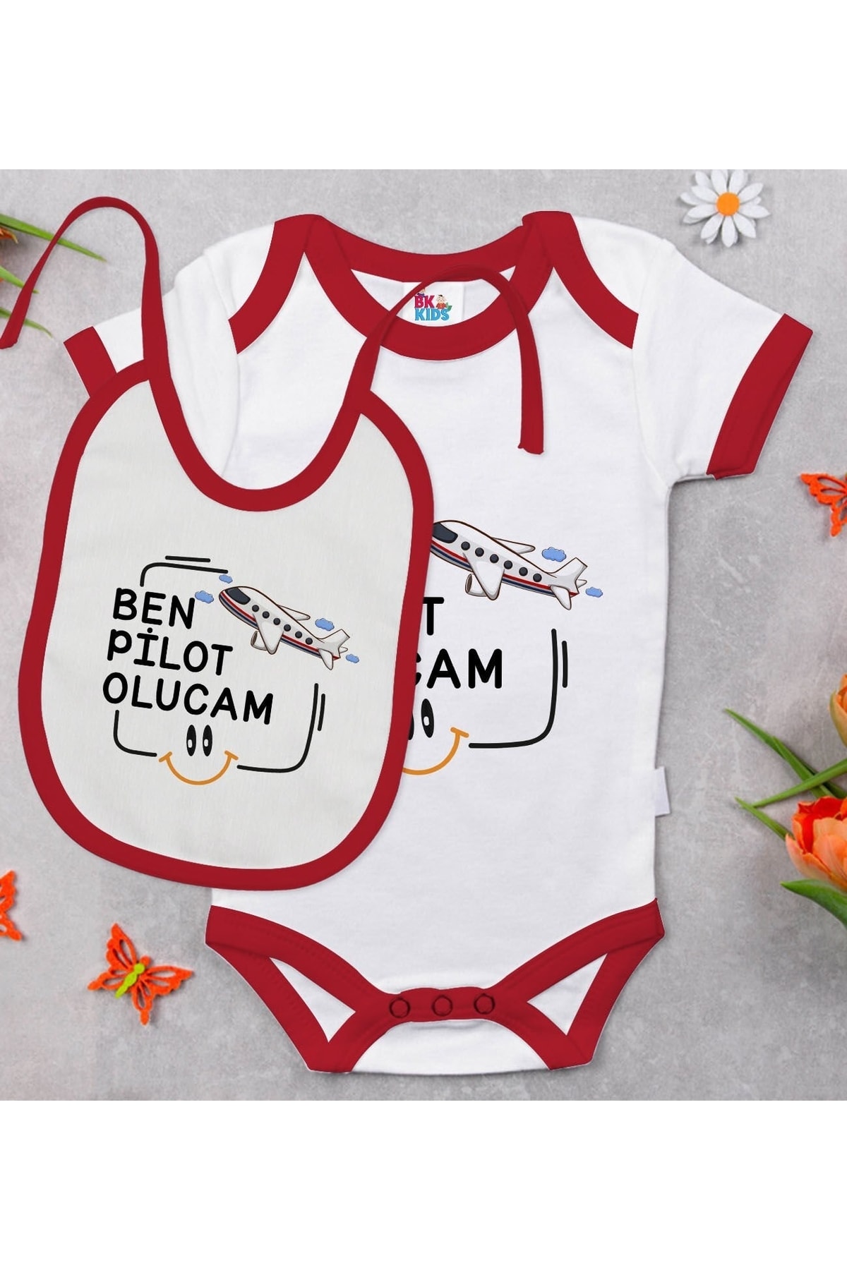 ست هدیه بادی و پیشبند نوزادی طرح پایلوت قرمز  ست هدیه بادی و پیشبند نوزادی طرح پایلوت قرمز