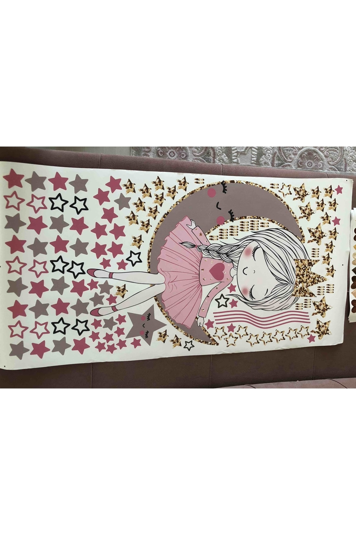 ENGINPRINT Ayda Oturan Sevimli Kız Çocuk Odası Duvar Sticker Seti fotoğrafı 4 (önizleme)