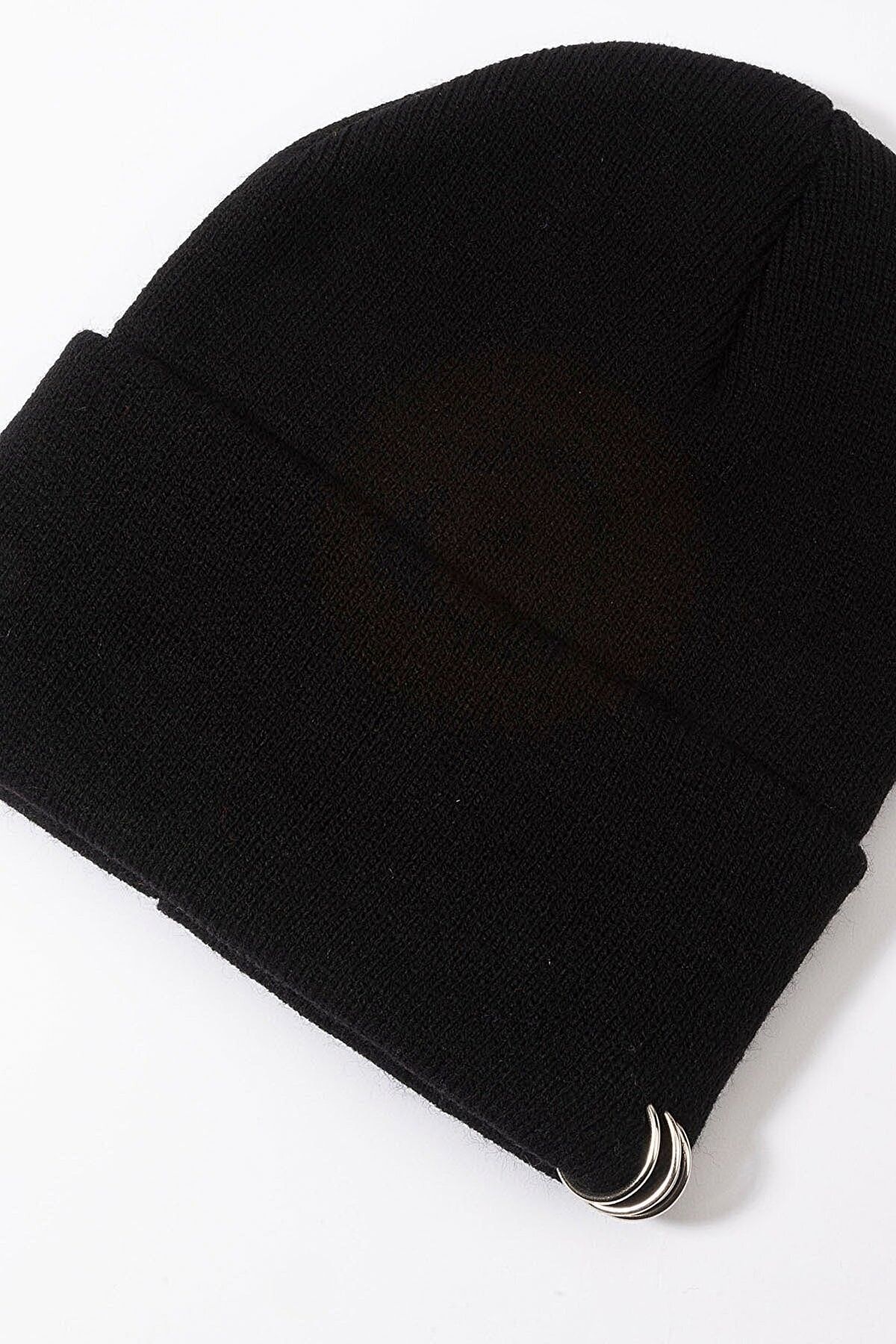 TOBAİ-Piercing Beanie 1
