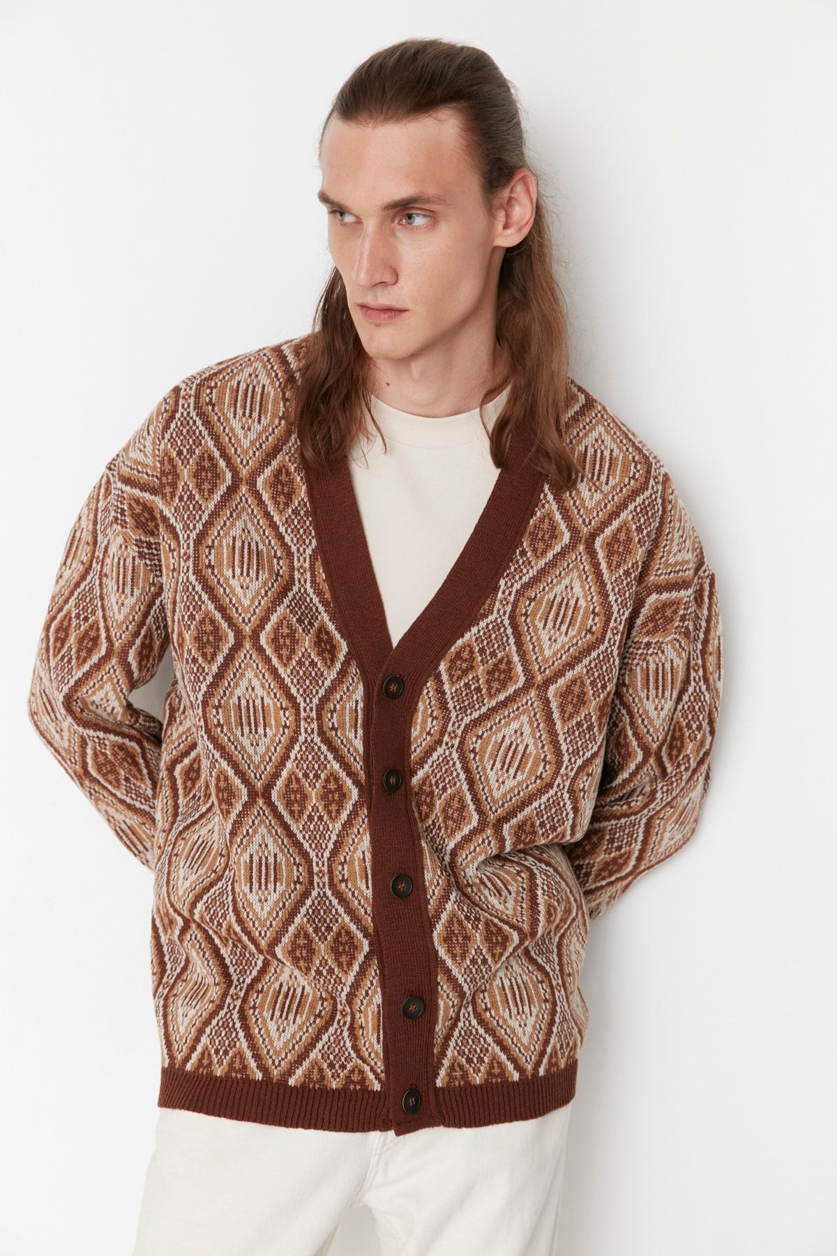 Trendyol Collection-Żółty kardigan z dekoltem w serek i wzorem w romby, oversize, dzianinowy - Tmnaw23Hi00012 3