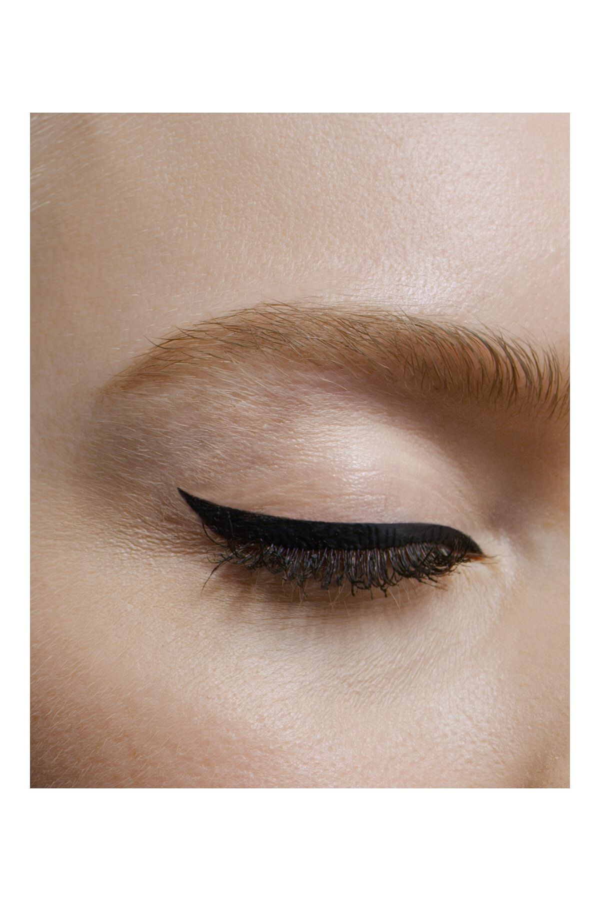 Mat Eyeliner Matte Signature Eyeliner 01 Ink & Kapatıcı 327 Cashmere + Organizer 301752281