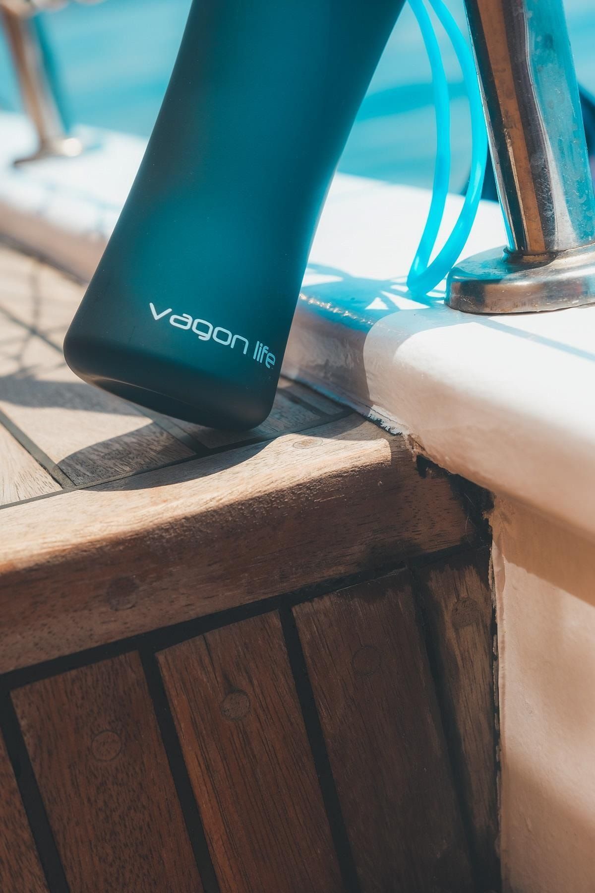 Vagonlife-550 ml Tritan Silicone Water Bottle with Carrying Strap 4