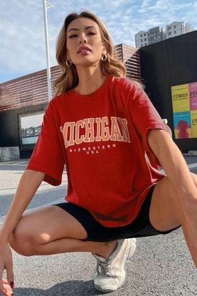 Kadın Kırmızı Oversize Michigan Baskılı T-shirt - K2110