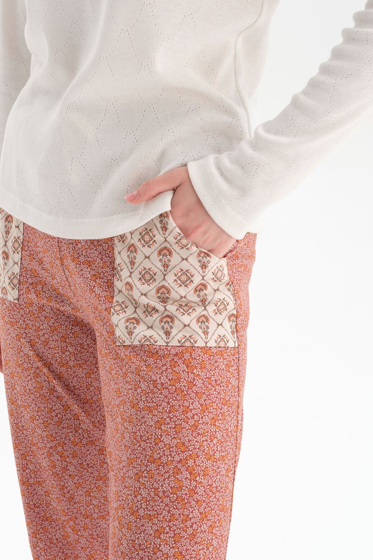 Ekru Uzun Kol Patlı Yaka Üst Alt Kiremit Çiçek Baskılı Pijama Takım