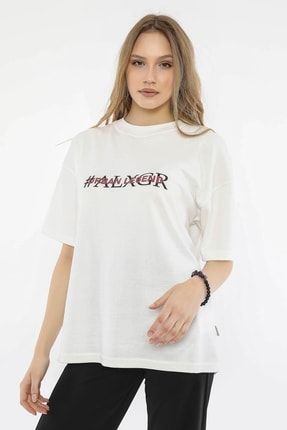 Kadın Beyaz Baskılı Oversize T-shirt UN21-7030