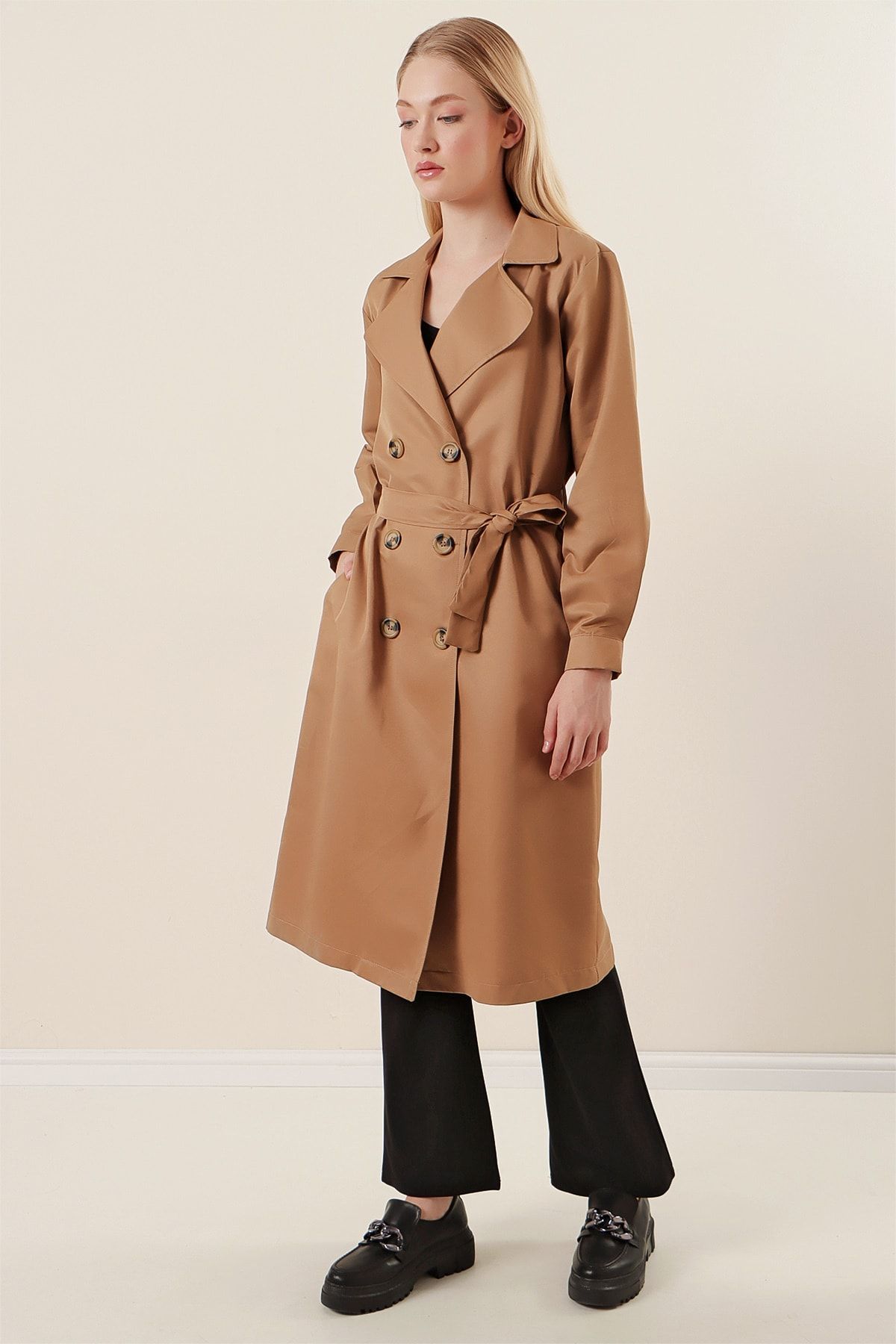 complete the look image