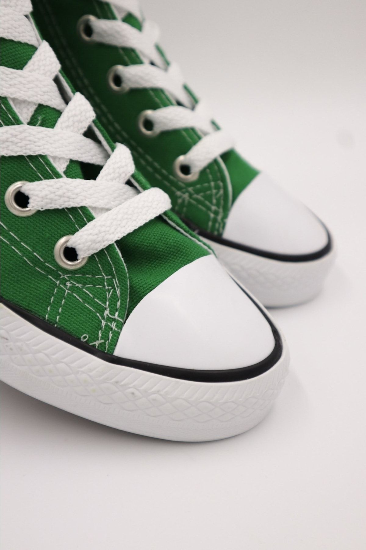 Green hotsell converse shoes