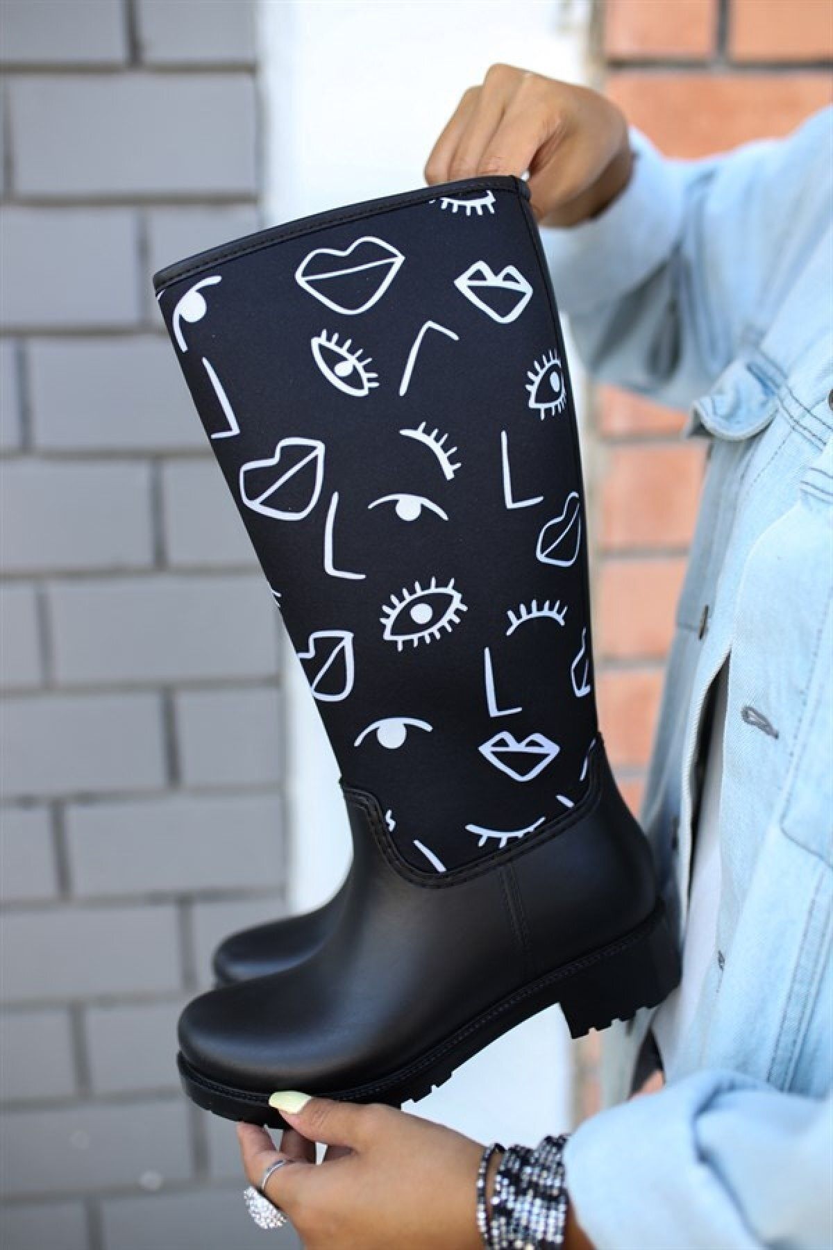 Hunter boots blue best sale dot