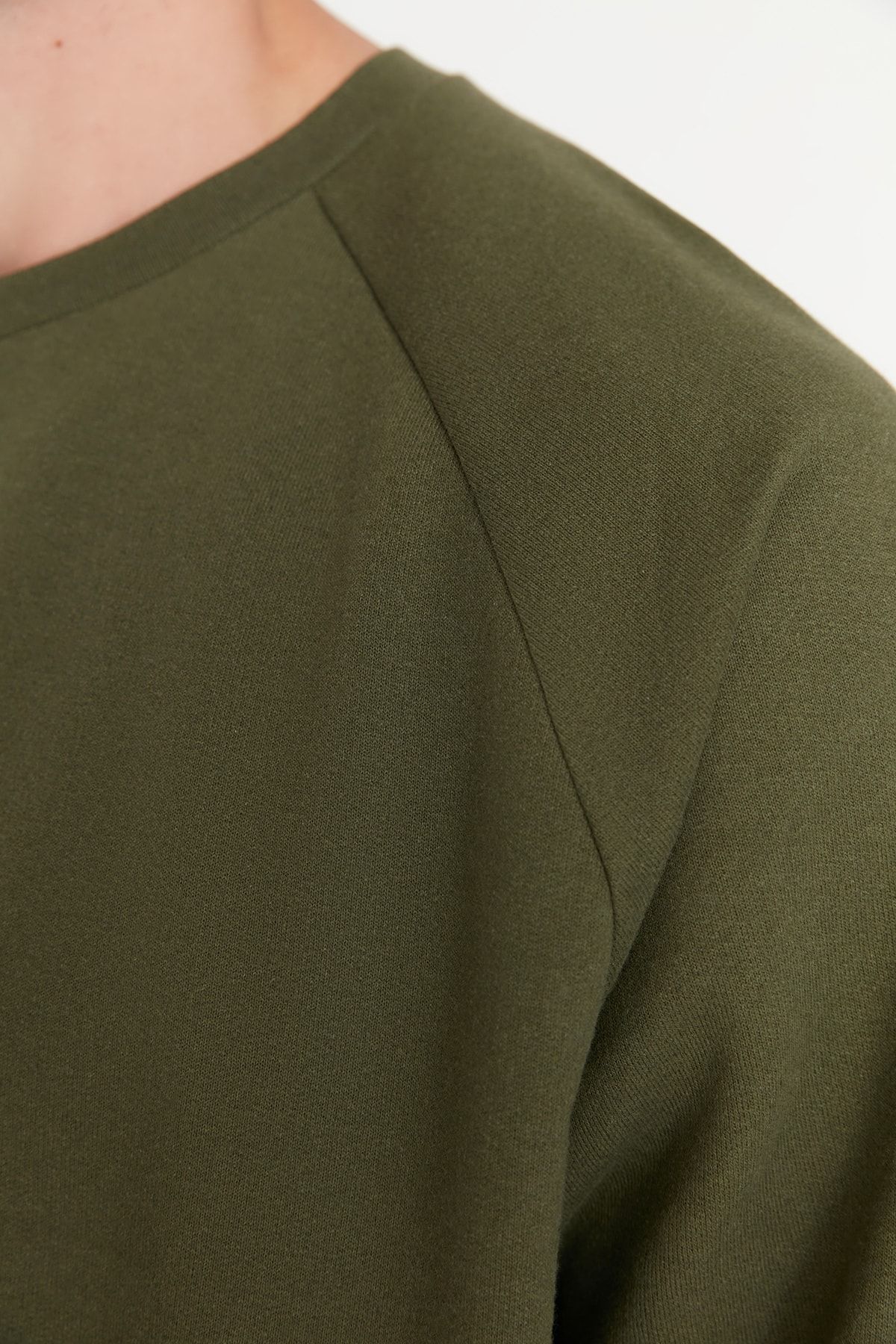 Trendyol Collection-Khakifarbenes, übergroßes Fleece-Sweatshirt – warm, weite Passform TMNAW23SW00190 3