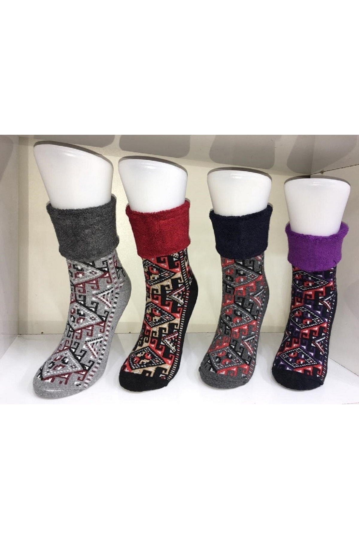 Çoraphane Kışlık Havlu Bot Çorabı Kilim Desenli 4 Çift