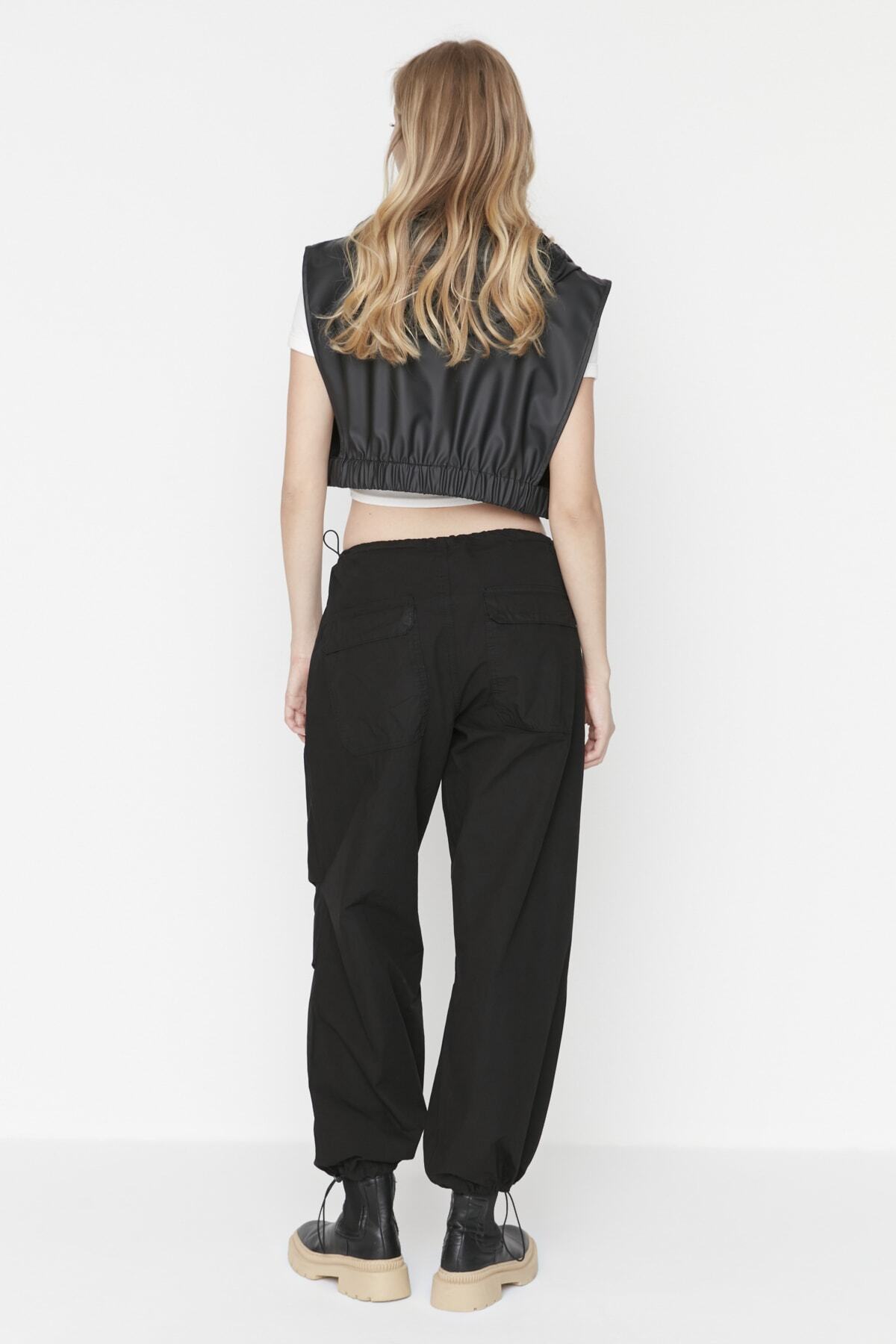 Trendyolmilla  Siyah Stoperli Normal Bel Paraşüt Pantolon TWOAW23JE00738 - Görsel 16