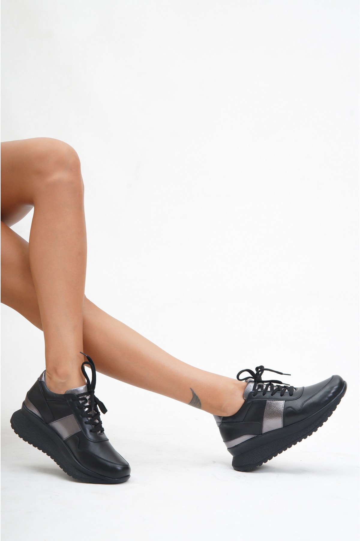 Deripabuc Hakiki Deri Siyah Kadın Deri Sneaker Dp15-26163