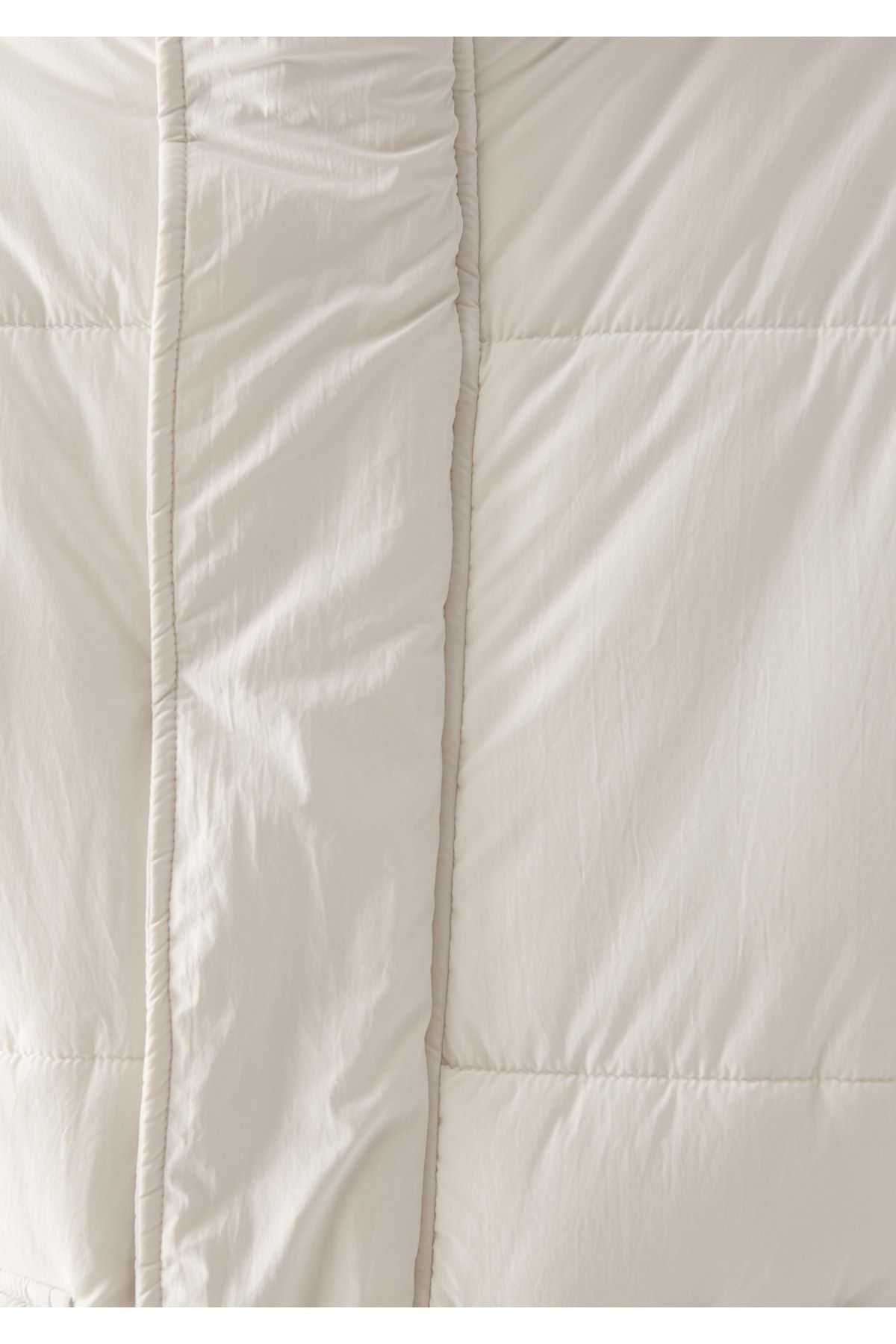 Beyaz Şişme Mont Oversize / Geniş Kesim 0110095-70134