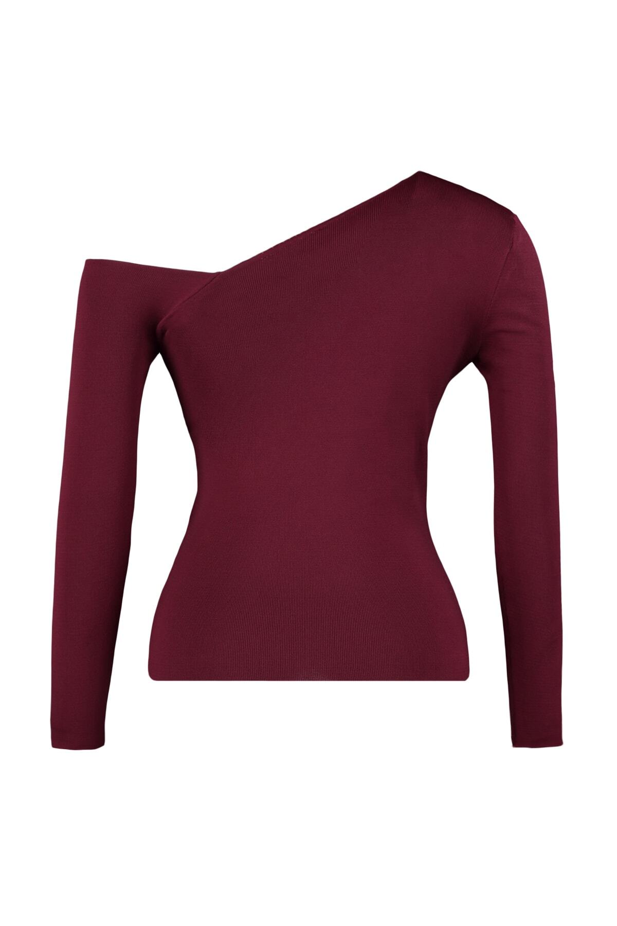 Trendyol Curve-Weinrote Feinstrickbluse mit asymmetrischem Kragen TBBAW23AF00117 8