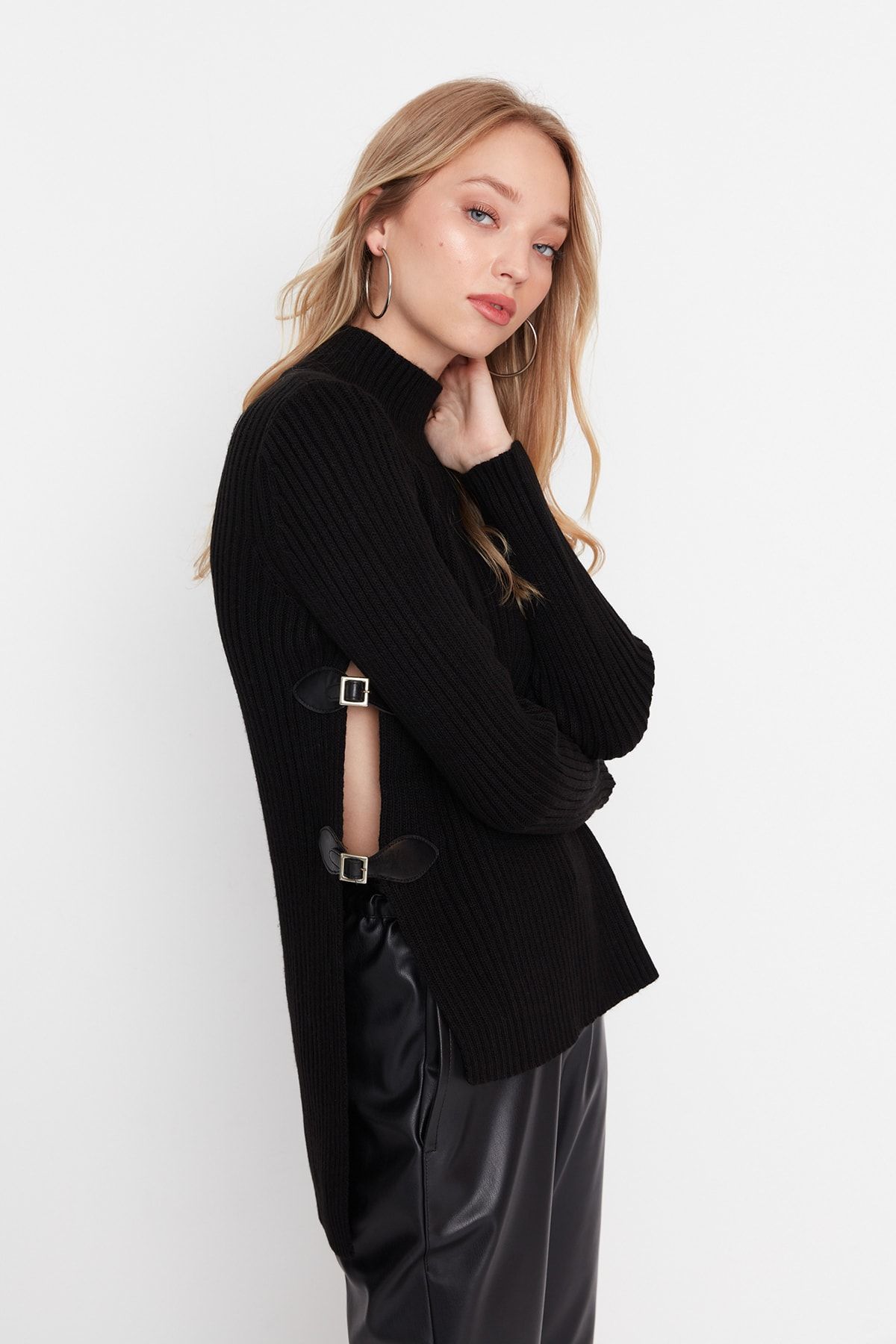 Trendyol Collection Pullover Schwarz Regular Fit