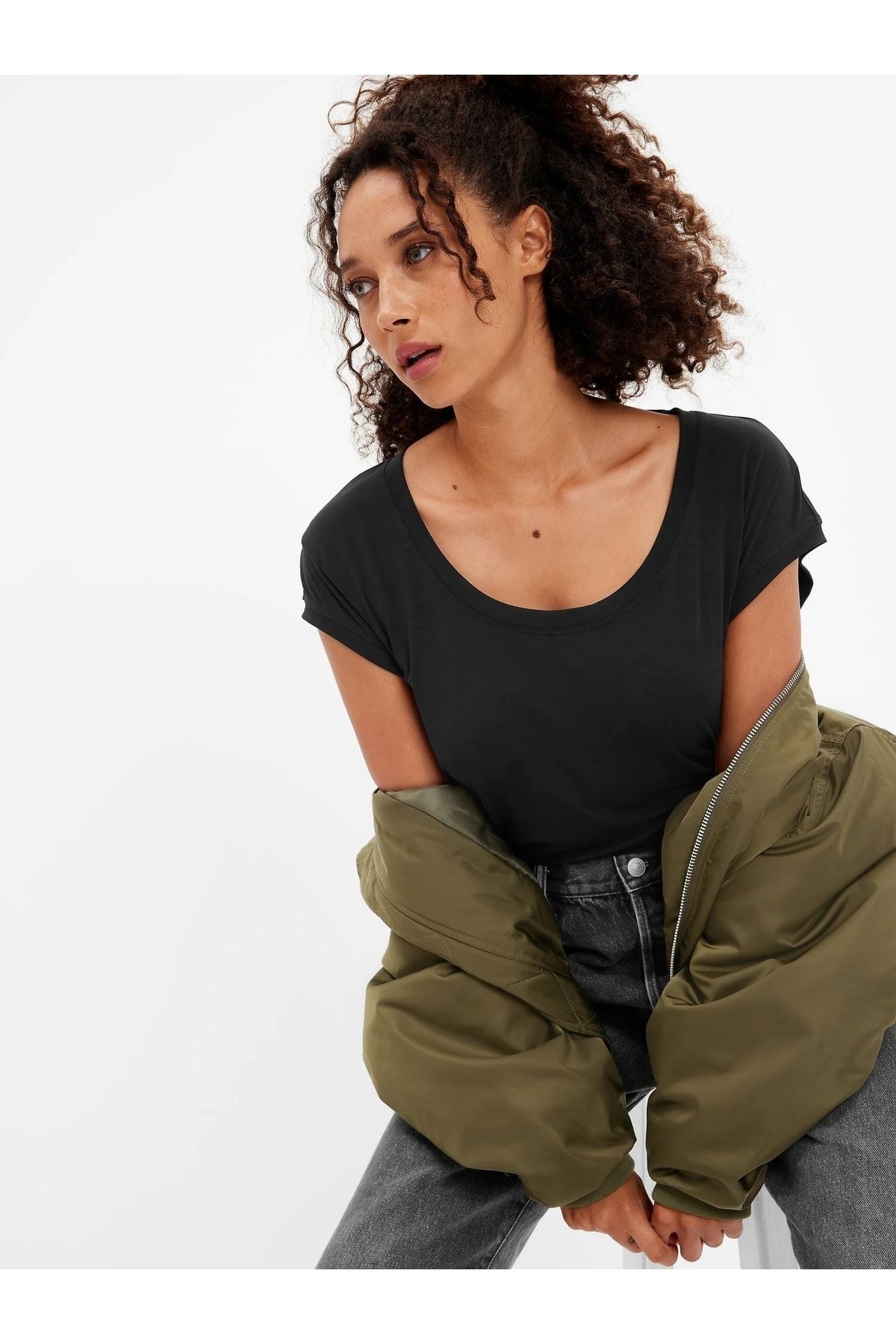 GAP Kadın Siyah Fit Cooldry Spor Üst