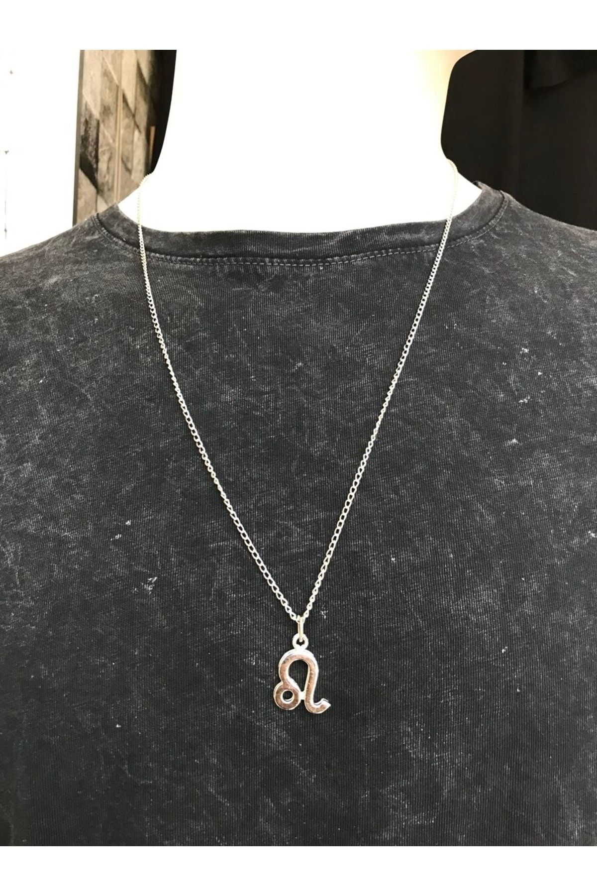 Touz Grand kkan Leo Leo Designed Necklace
