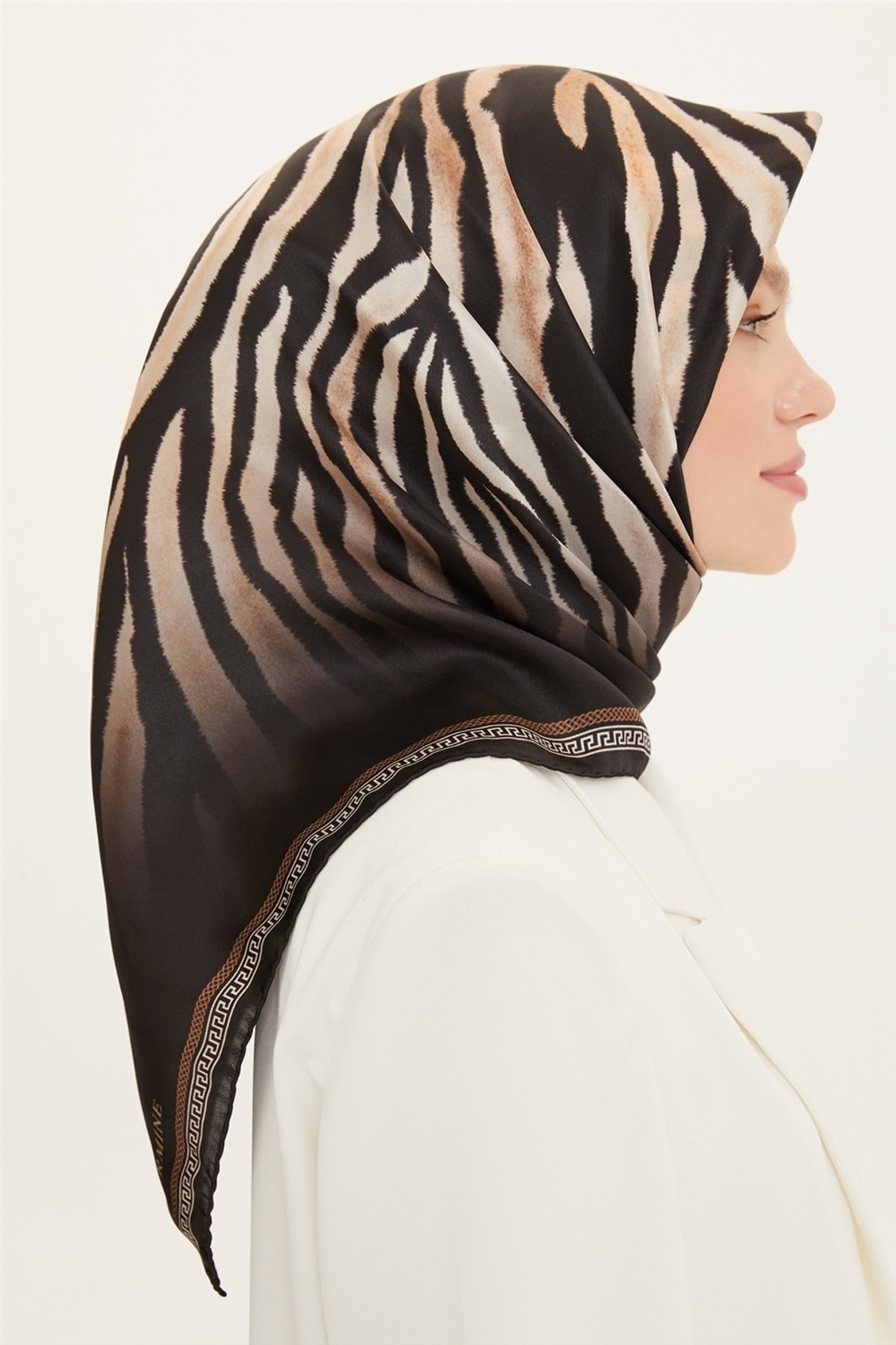 روسری زنانه آرمینه | E20YA8345D04 Armine - Image 4