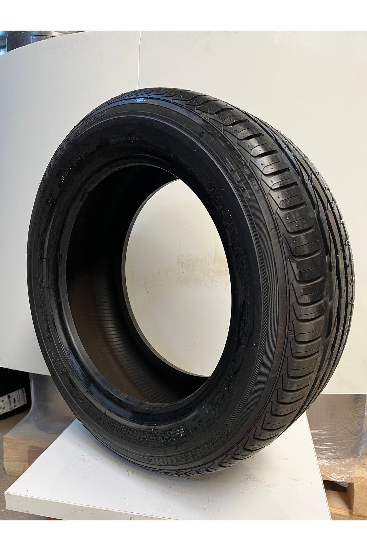 Bridgestone 215/55r16