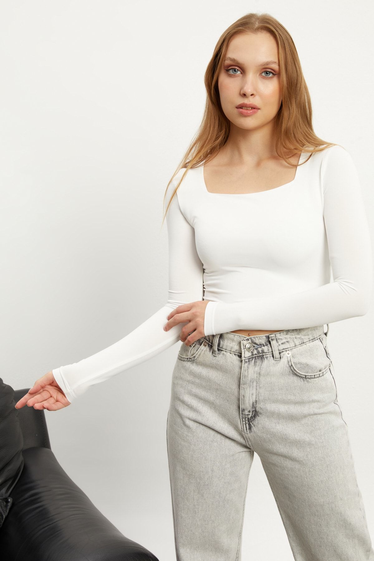 modavingo-Women's Ecru Square Collar Double Layer Front Crop Badi 3