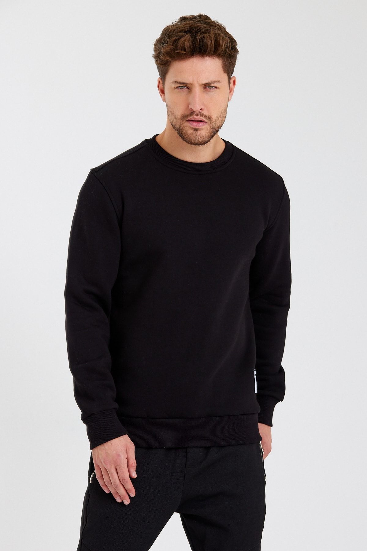 Slim fit crew neck sweatshirts online