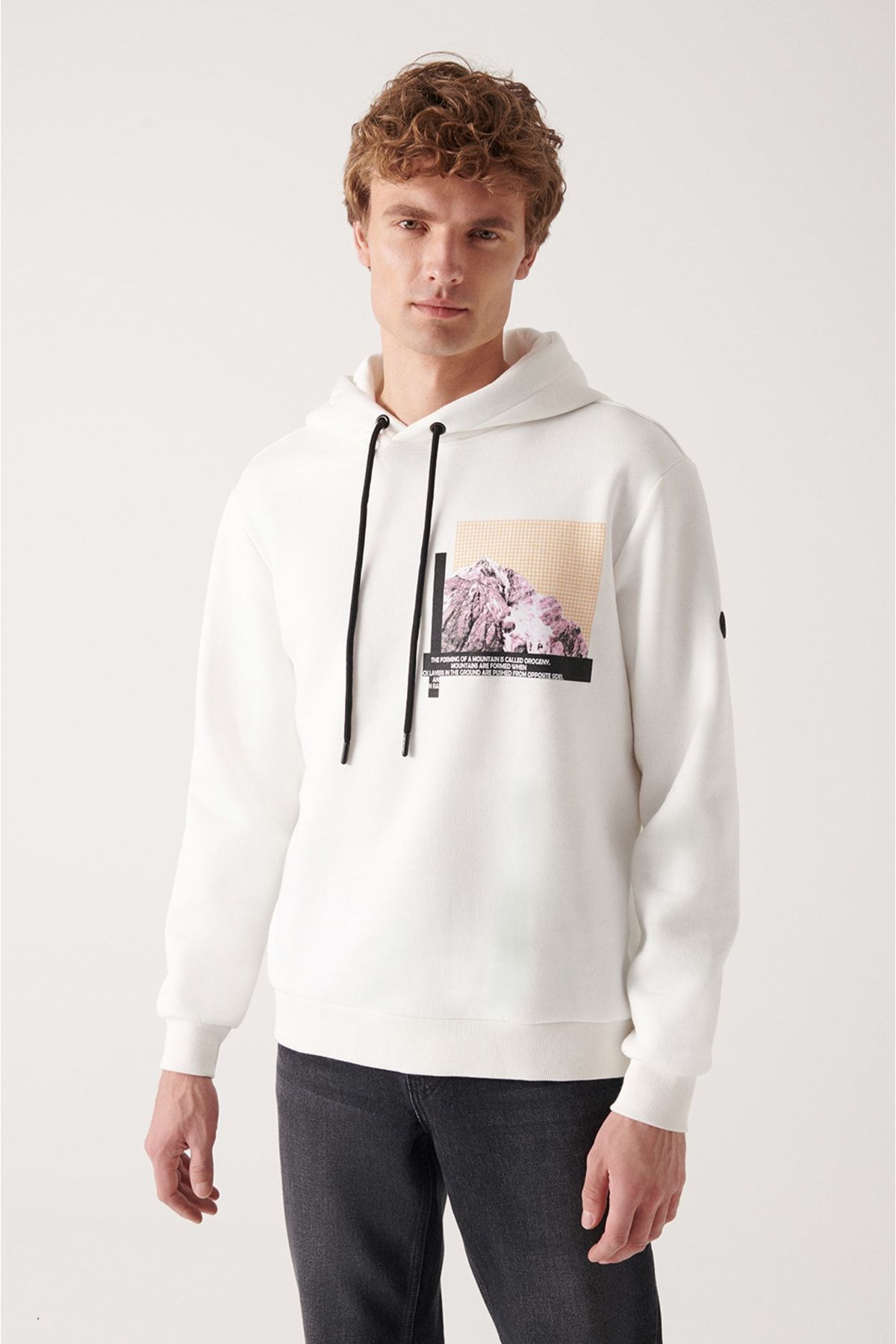 Avva Erkek Beyaz Kapüşonlu Yaka 3 İplik Şardonlu Baskılı Sweatshirt A22Y1250