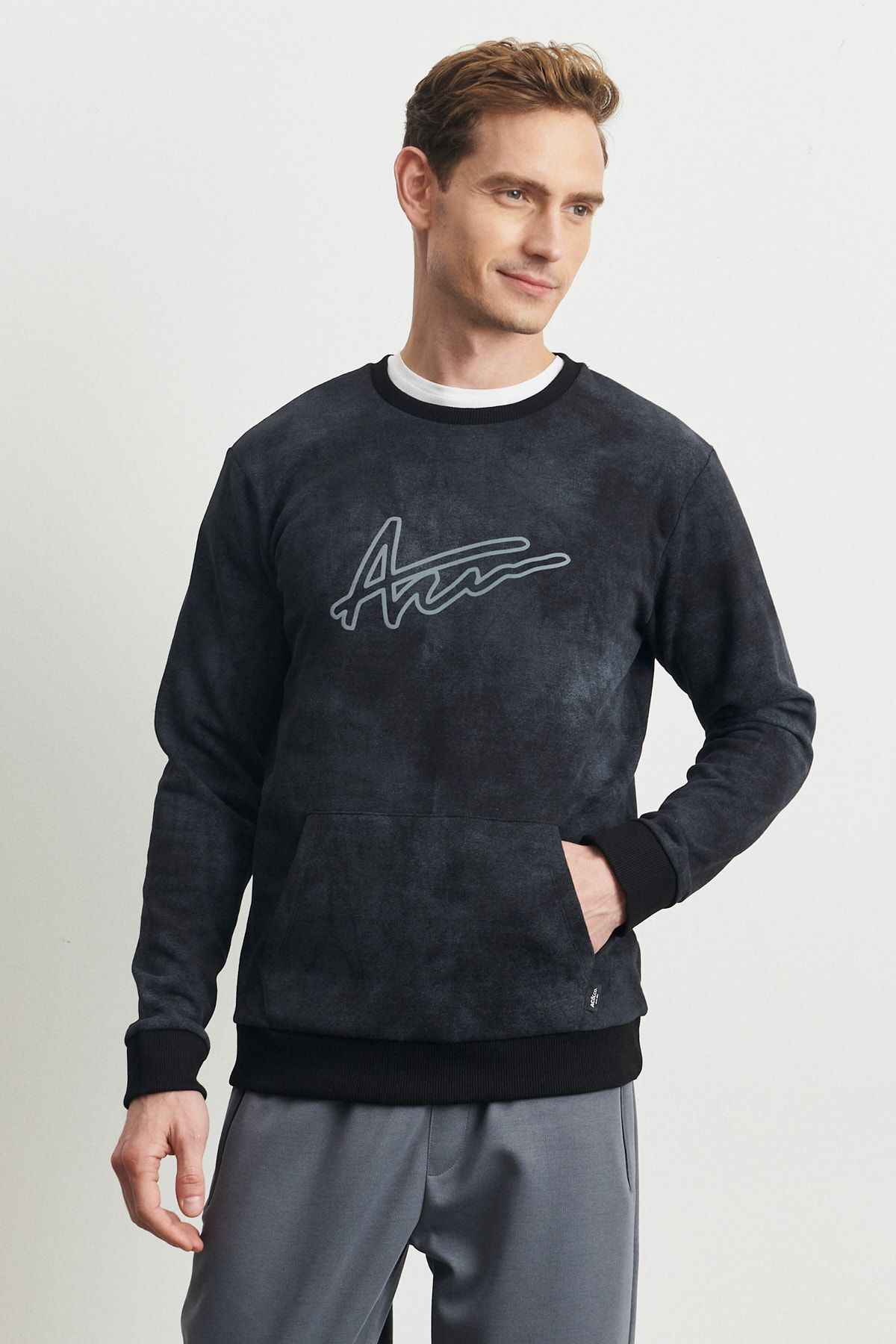 AC&Co / Altınyıldız Classics Erkek Siyah Standart Fit Normal Kesim Baskılı Bisiklet Yaka Sweatshirt