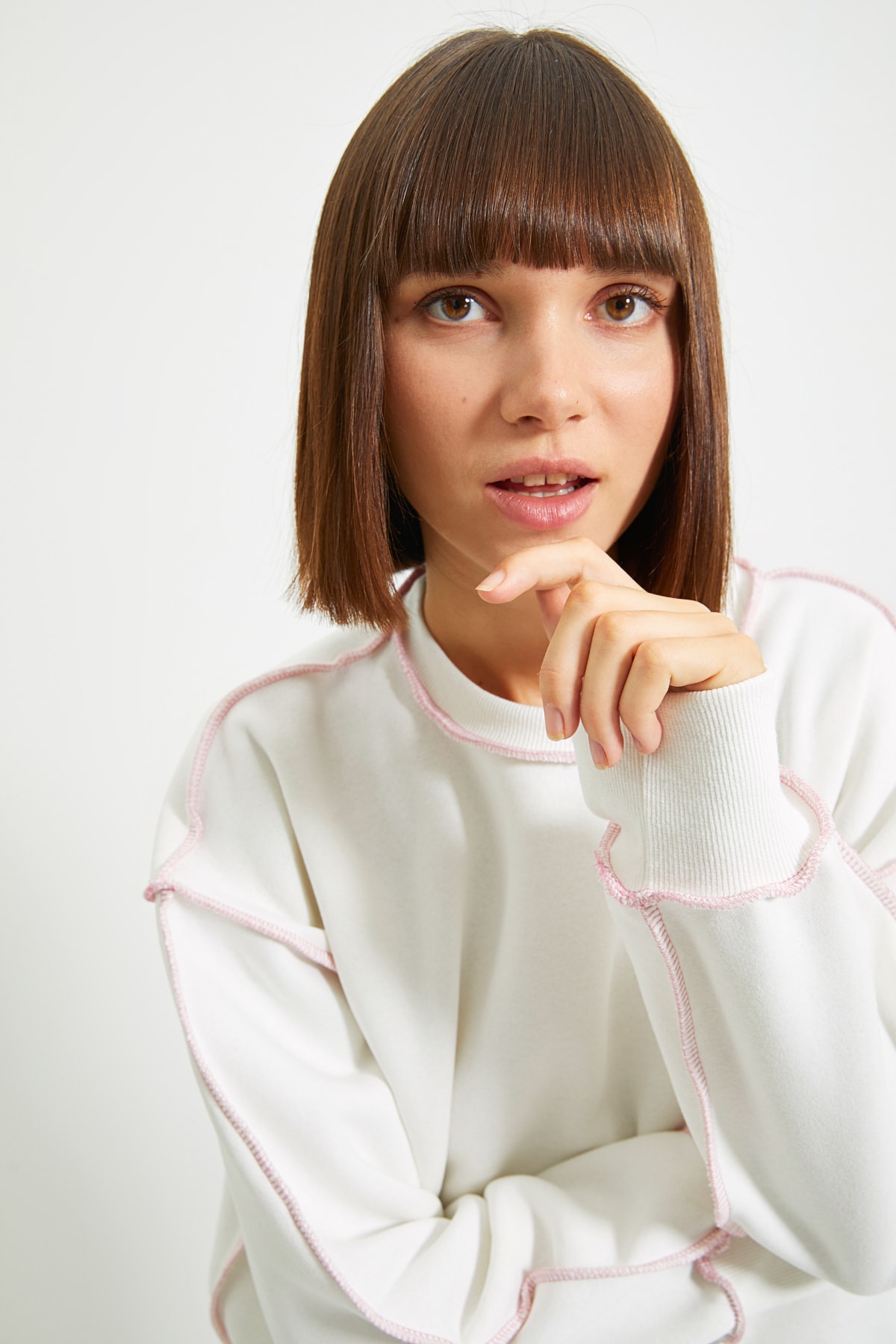 Trendyolmilla  Ekru Oversize/Geniş Kalıp Karyoka Dikişli Kalın İçi Polarlı Örme Sweatshirt TWOAW22SW0267 - Görsel 4