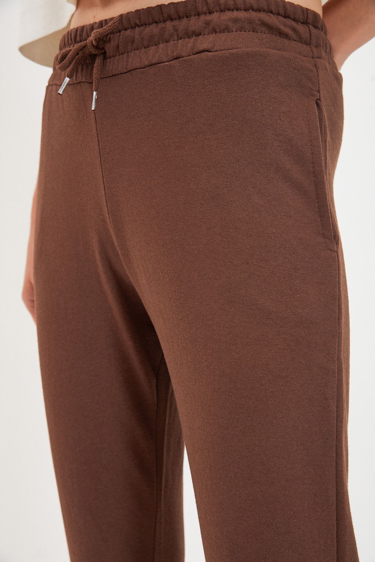 Trendyol Collection-Braune Basic Jogger Dünne Strick-Jogginghose TWOAW21EA0194 3