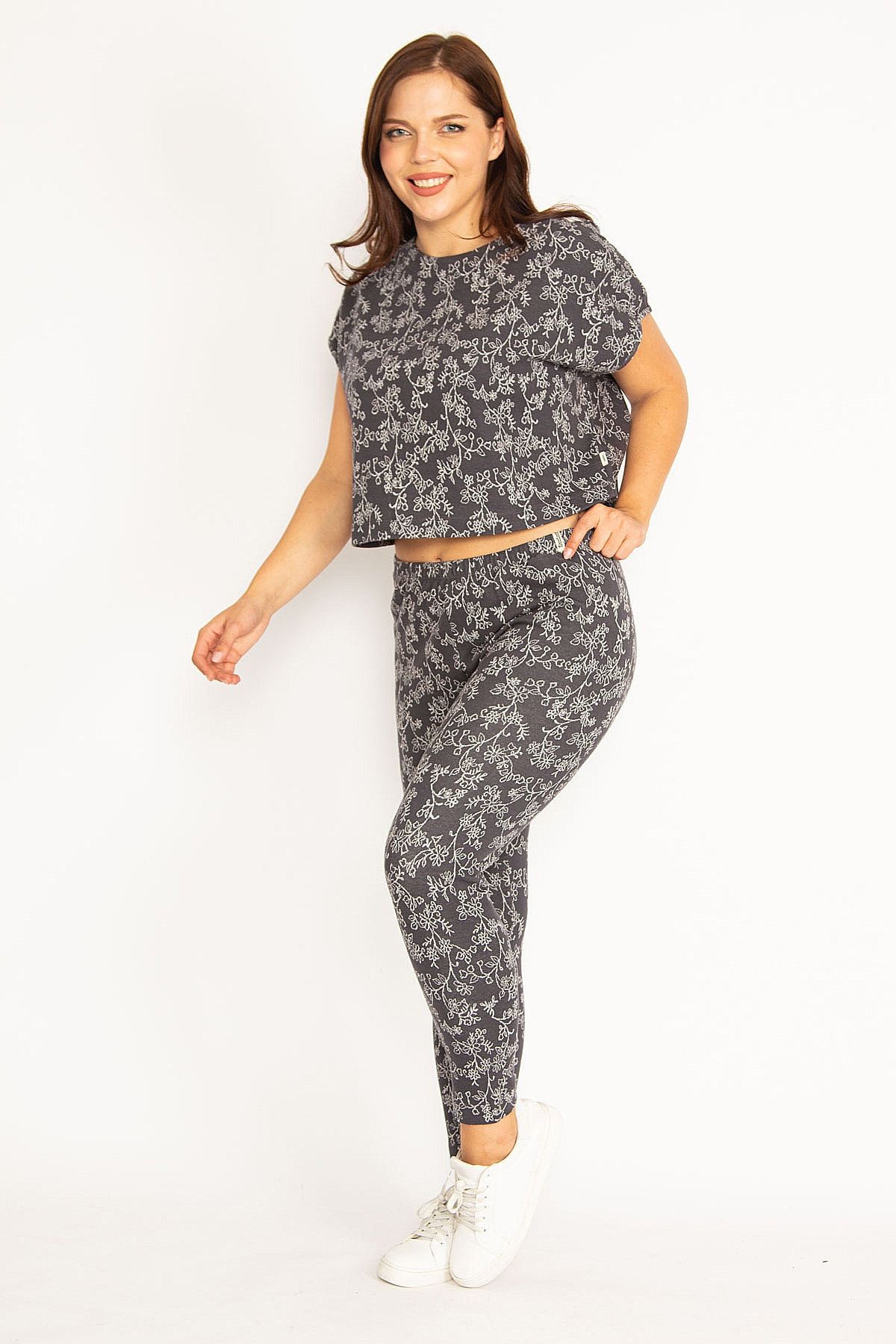 Şans Große Größen in Sweatsuit Set Grau Regular Fit Fast ausverkauft