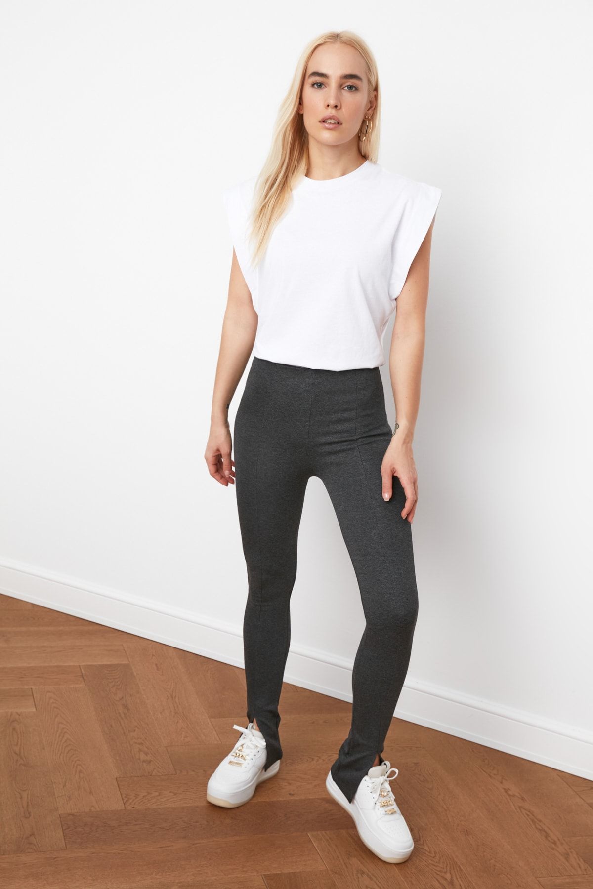 Trendyol Collection-Weißes Basic-Fahrrad-T-Shirt aus 100 % Baumwolle – Watte-Look – TWOSS20TS0021 2