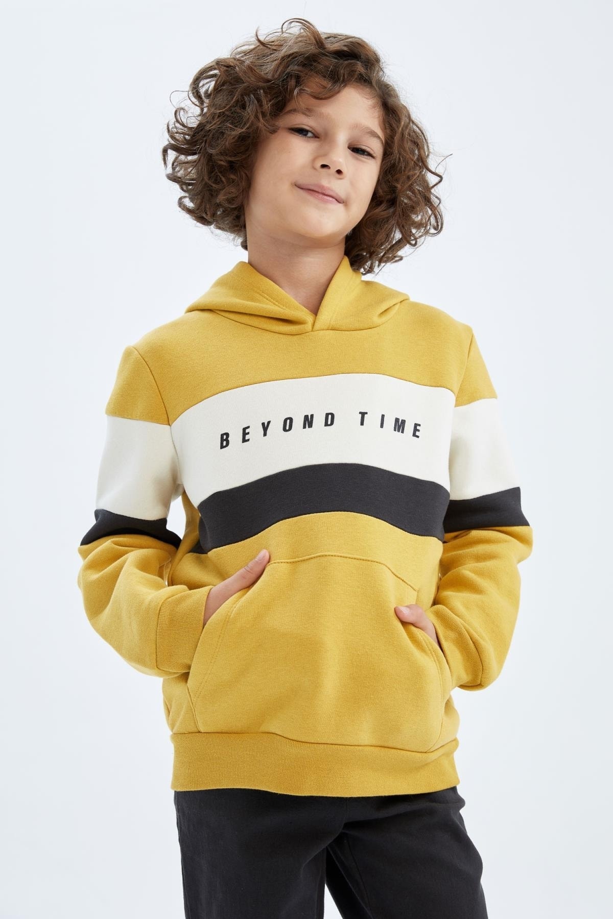 DeFacto Sweatshirt Gelb Regular Fit Fast ausverkauft
