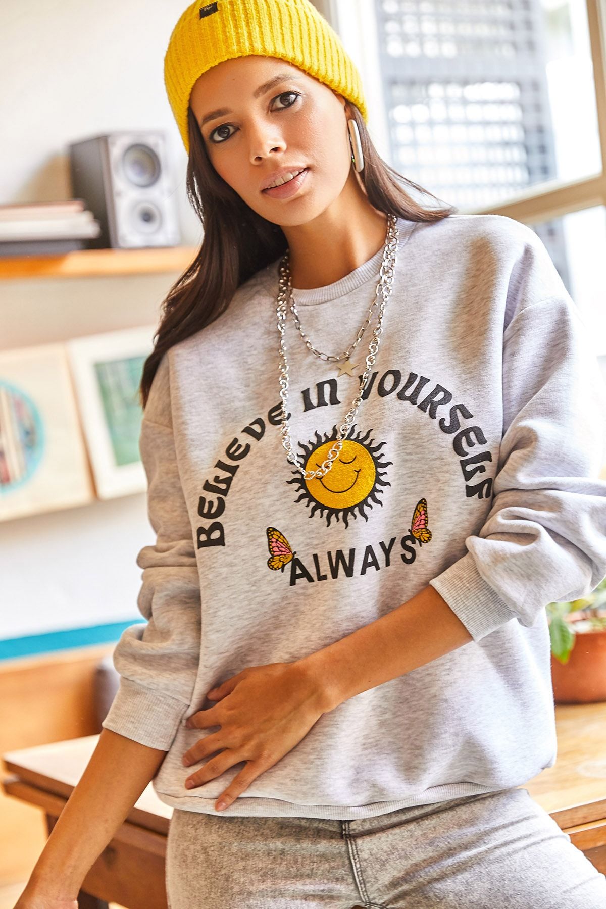 Olalook Sweatshirt Grau Regular Fit Fast ausverkauft