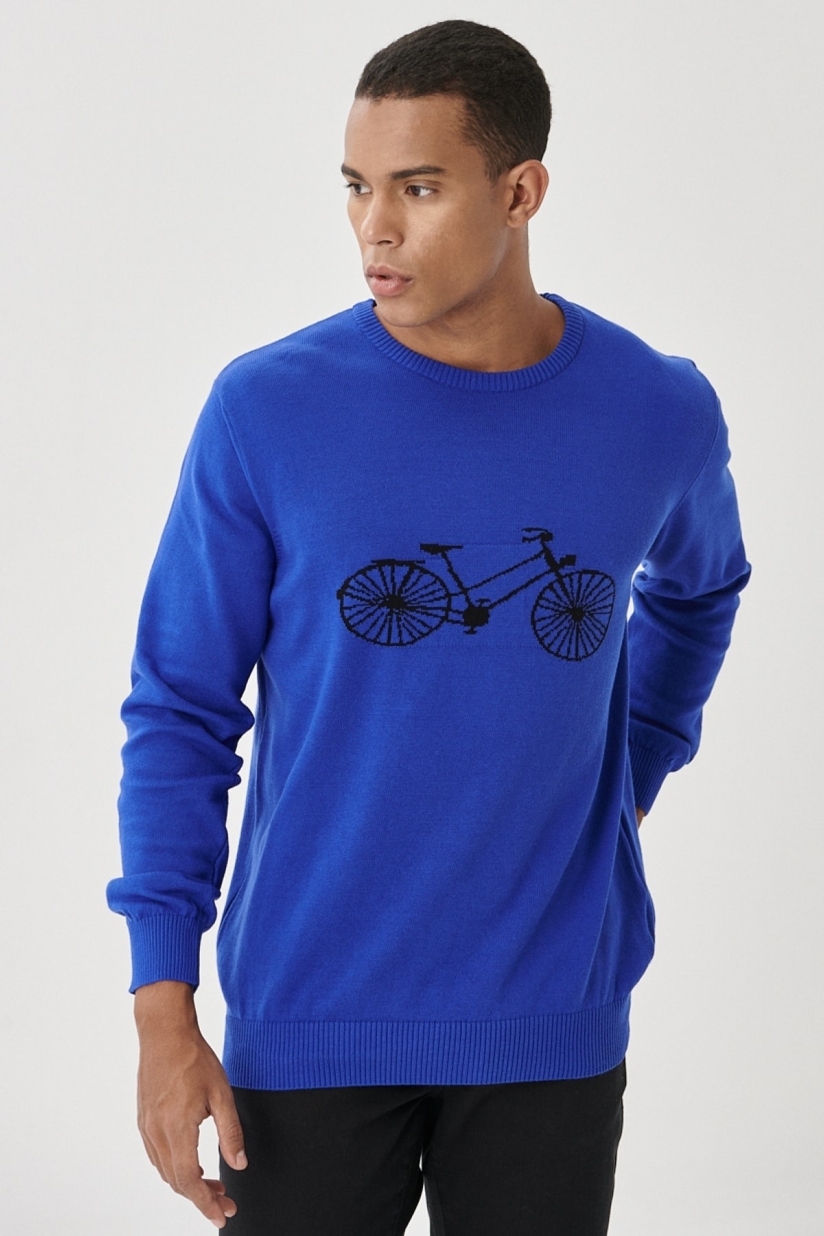 Erkek Saks-siyah Standart Fit Bisiklet Yaka Desenli %100 Pamuk Triko Kazak