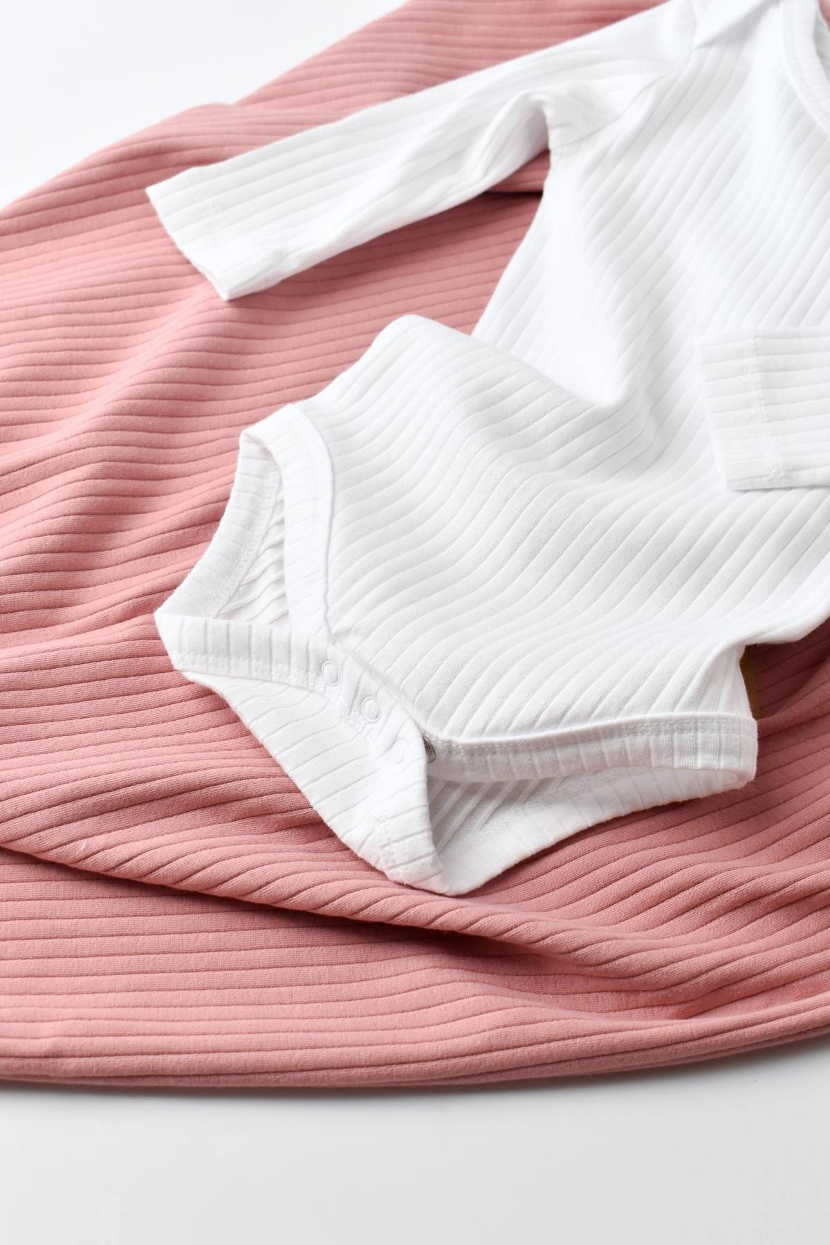 بادی نوزادی پسرانه – دخترانه سفید BabyCosy | CSYR4307 اورجینال - تصویر 3