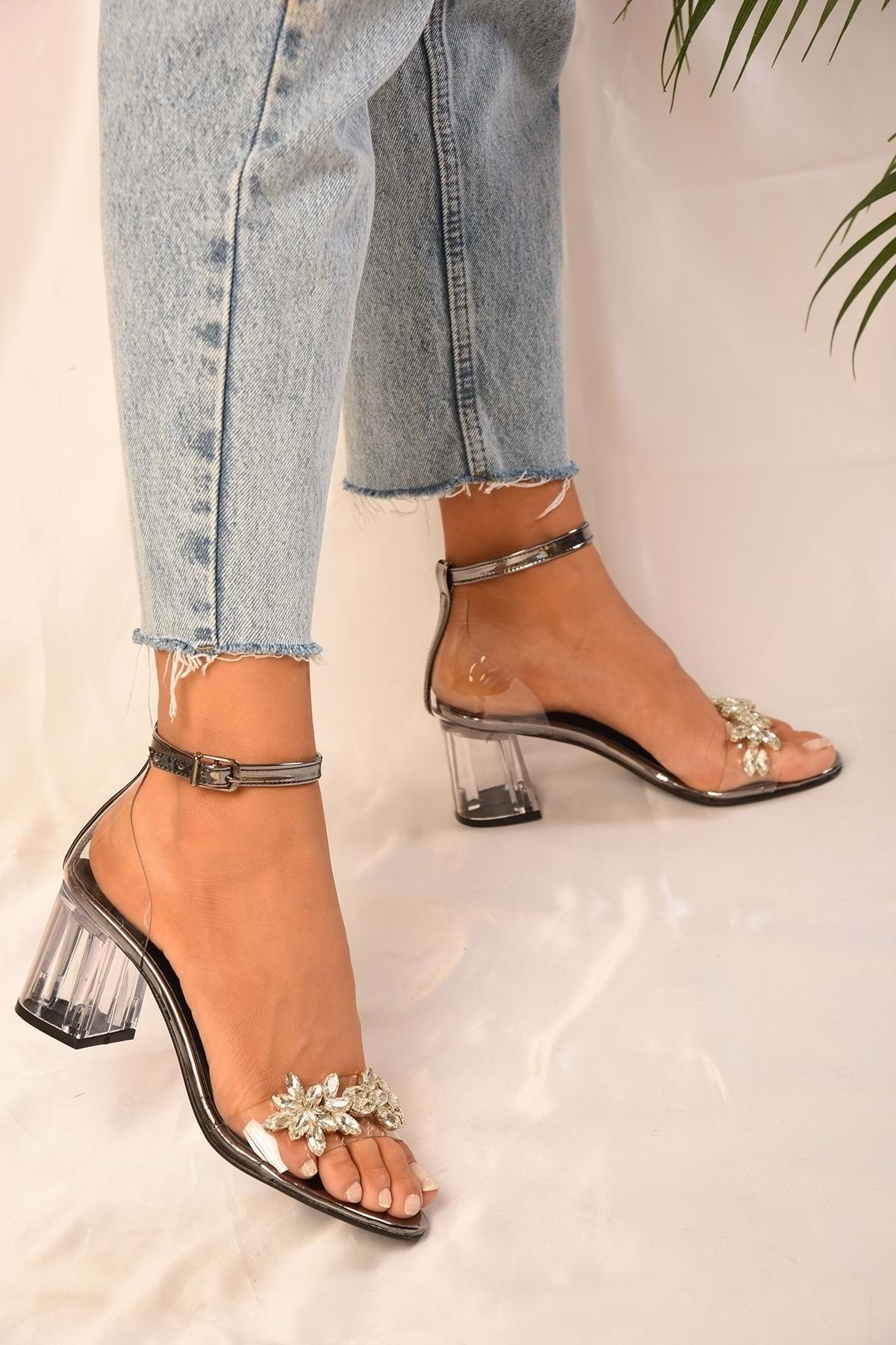 Shoeberry-Női Maggie Platinum átlátszó kősarkú, egypántos cipő 5