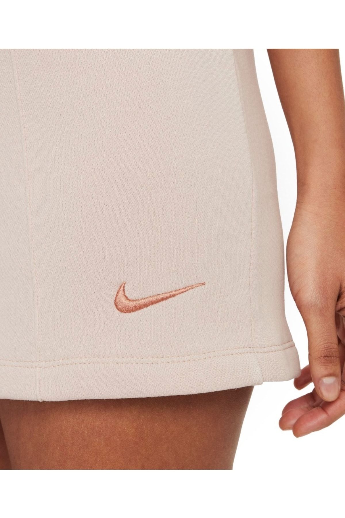 Womens nikes 219 online