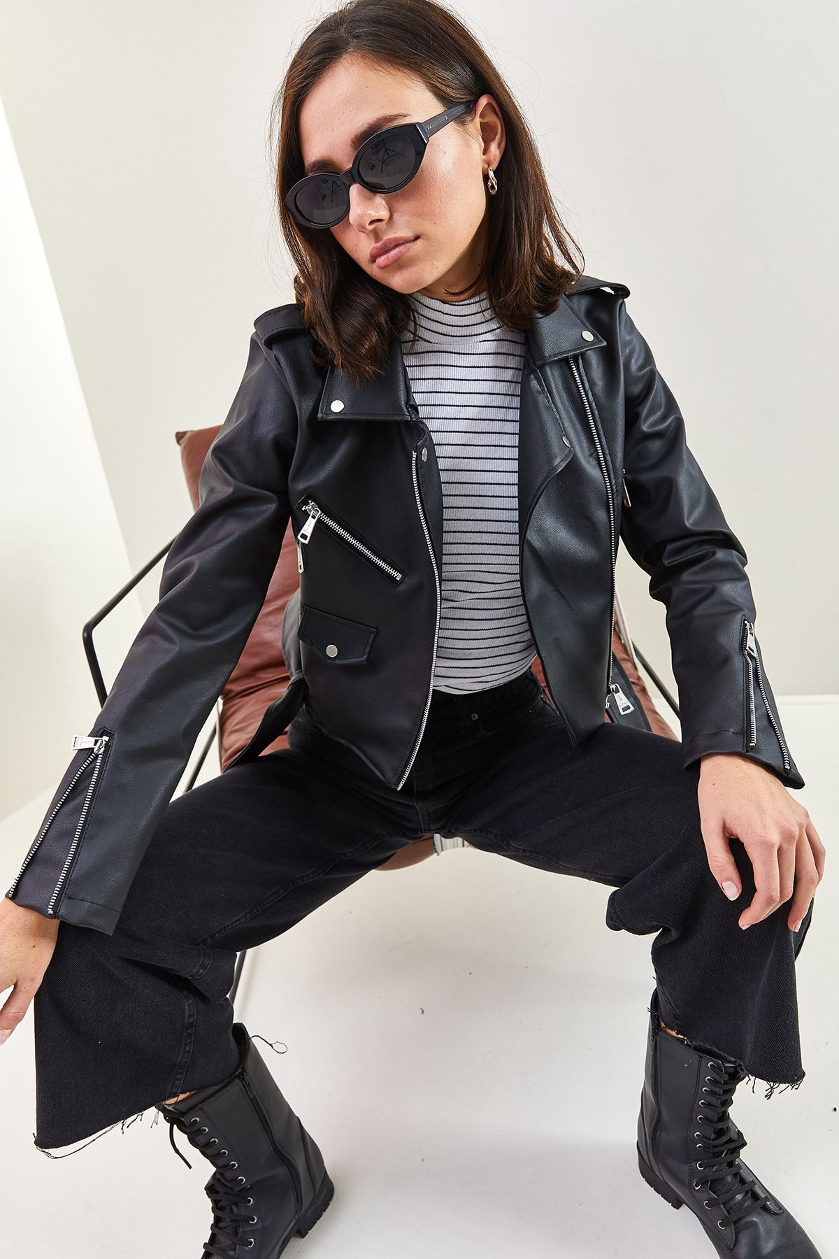 Bianco Lucci-Damen-Lederjacke mit Ärmeln, Reißverschluss vorne und kleinen Taschen 5