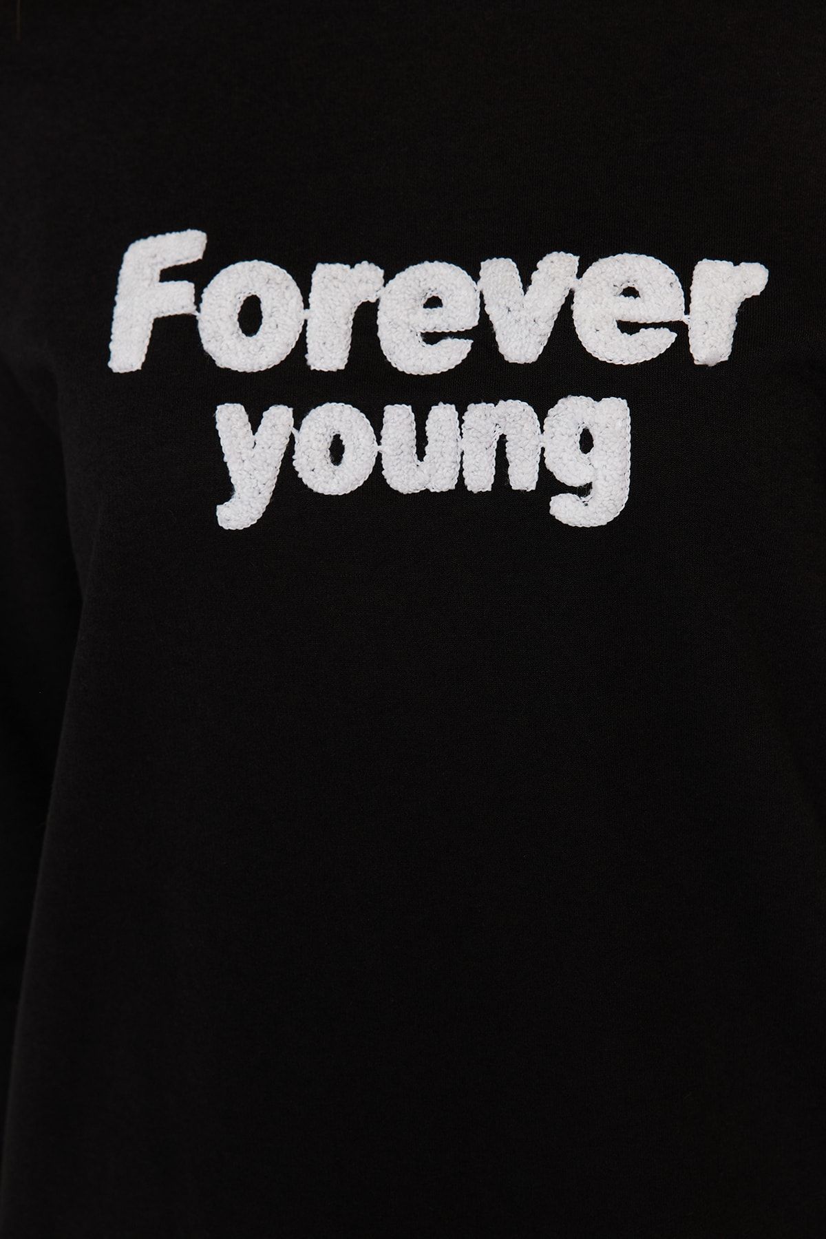 Trendyol Modest-Black Slogan Printed Soft Fuzzy Knitted Tracksuit Set TCTAW23EN00063 4