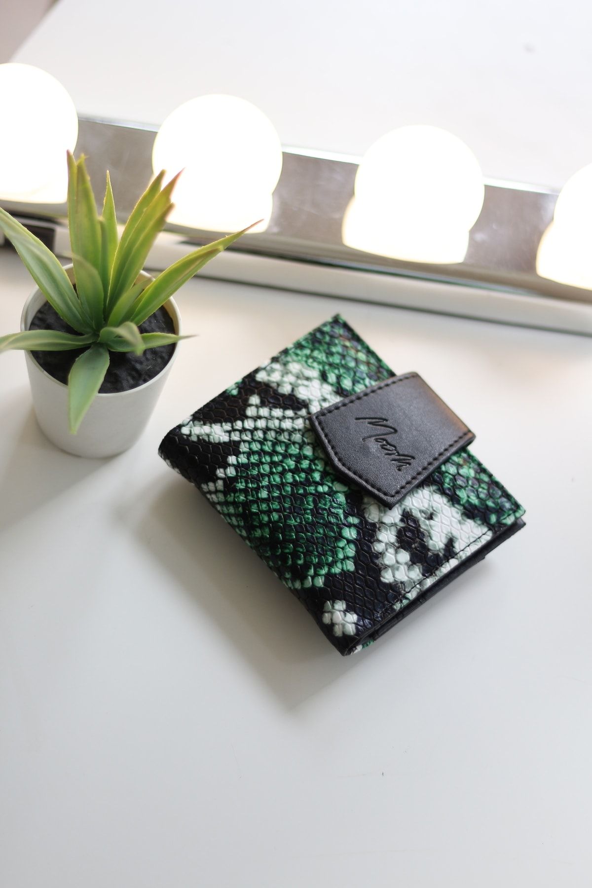 Moom Bag Women s Green Snake Leather Patterned Wallet with Card