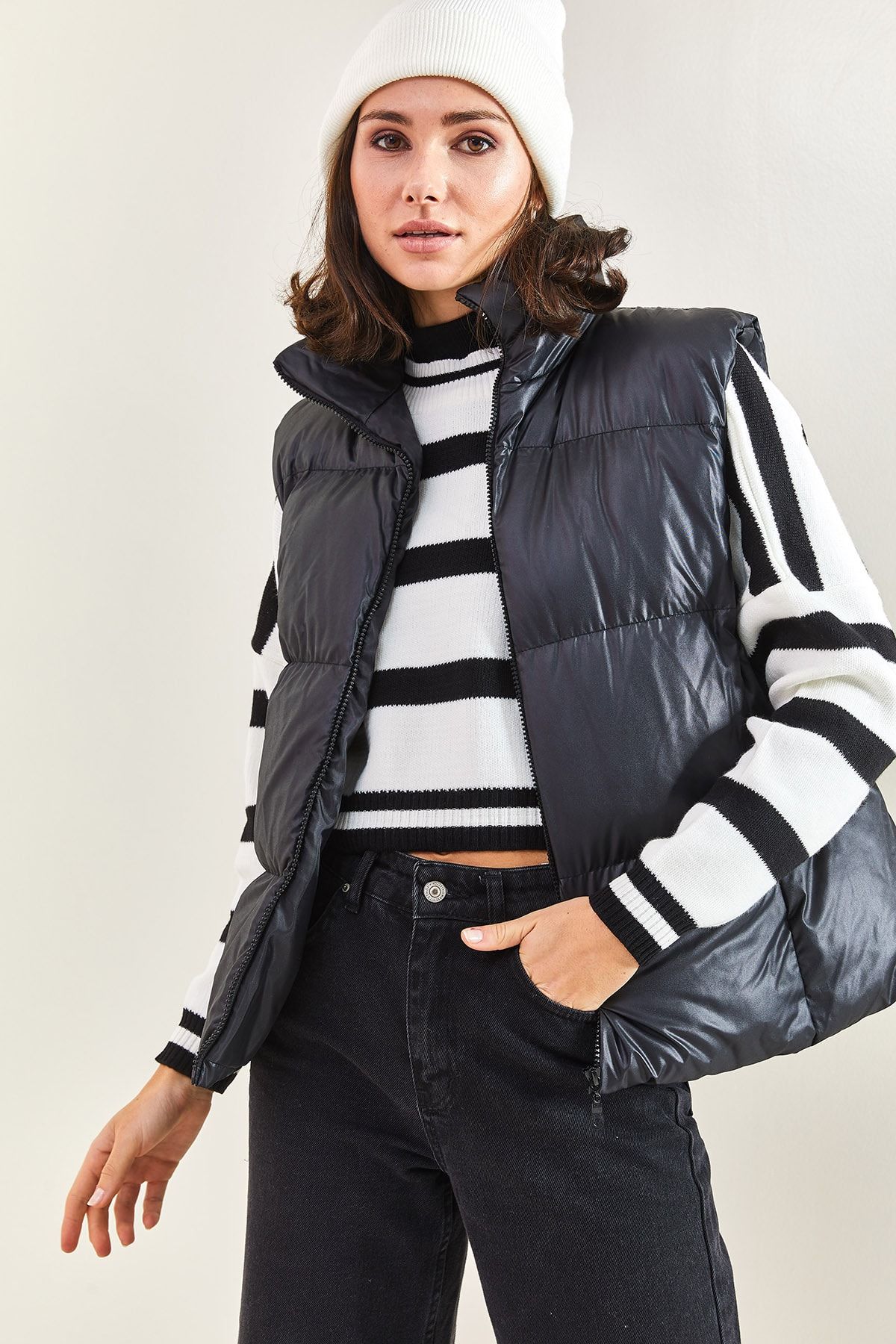 Womens vest with hot sale fur trim hood