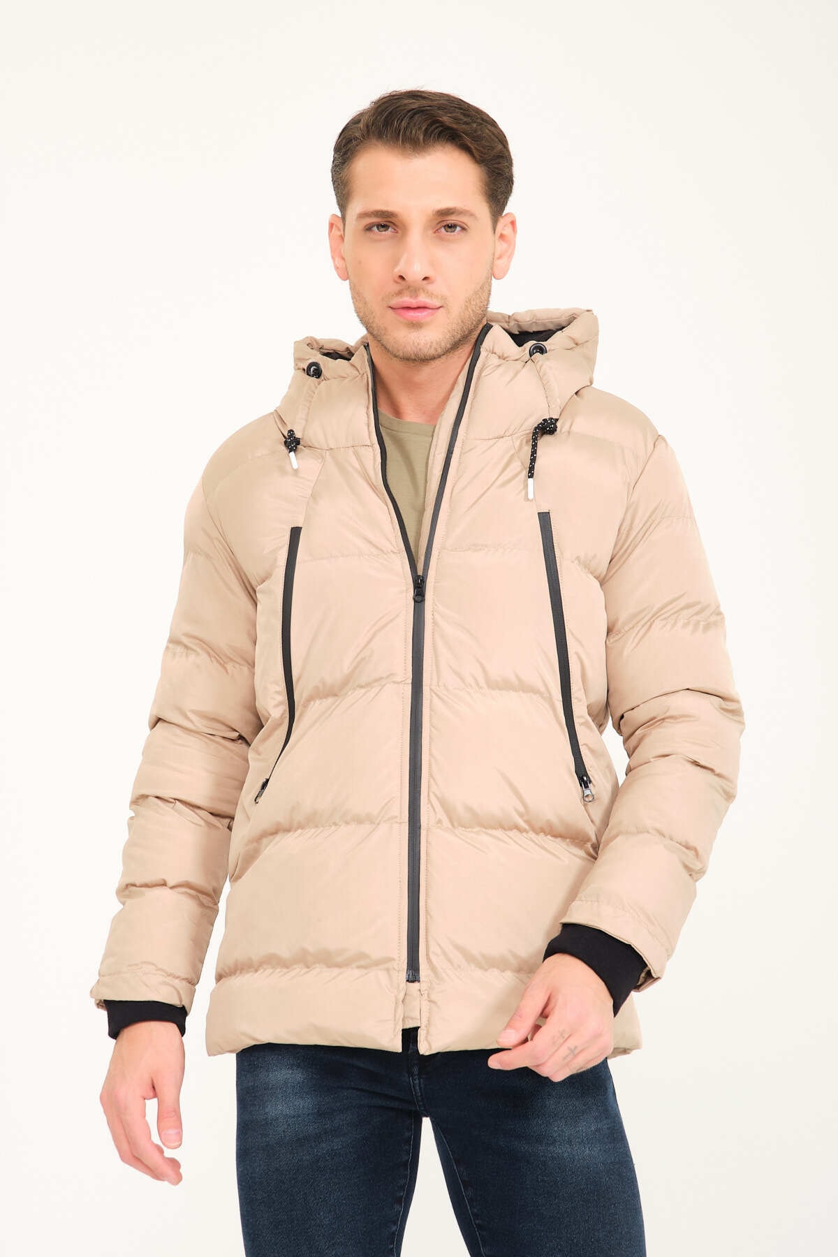  پالتو مردانه پفی زیپ‌دار، بادگیر و کلاه‌دار سفید