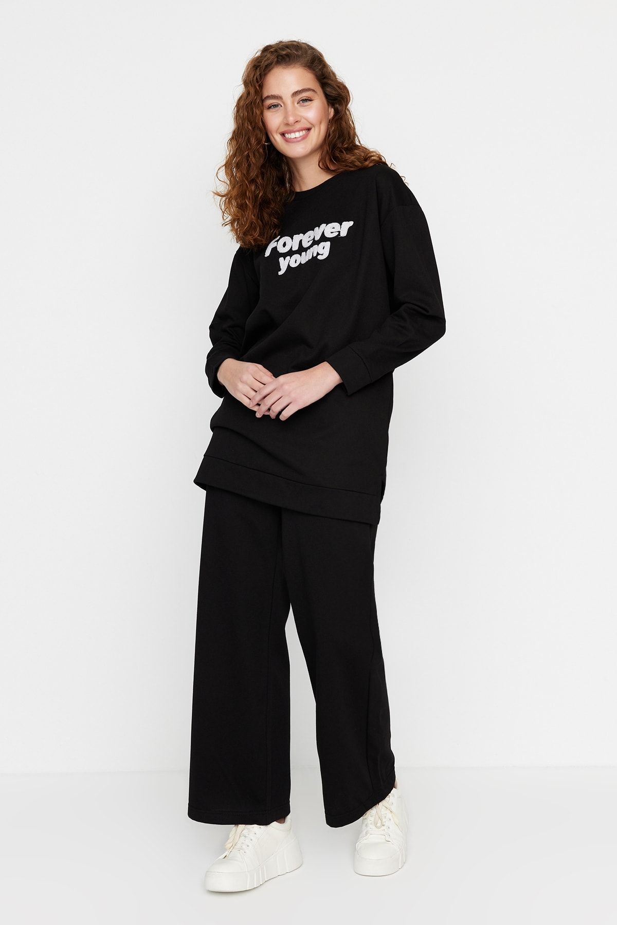 Trendyol Modest-Black Slogan Printed Soft Fuzzy Knitted Tracksuit Set TCTAW23EN00063 3