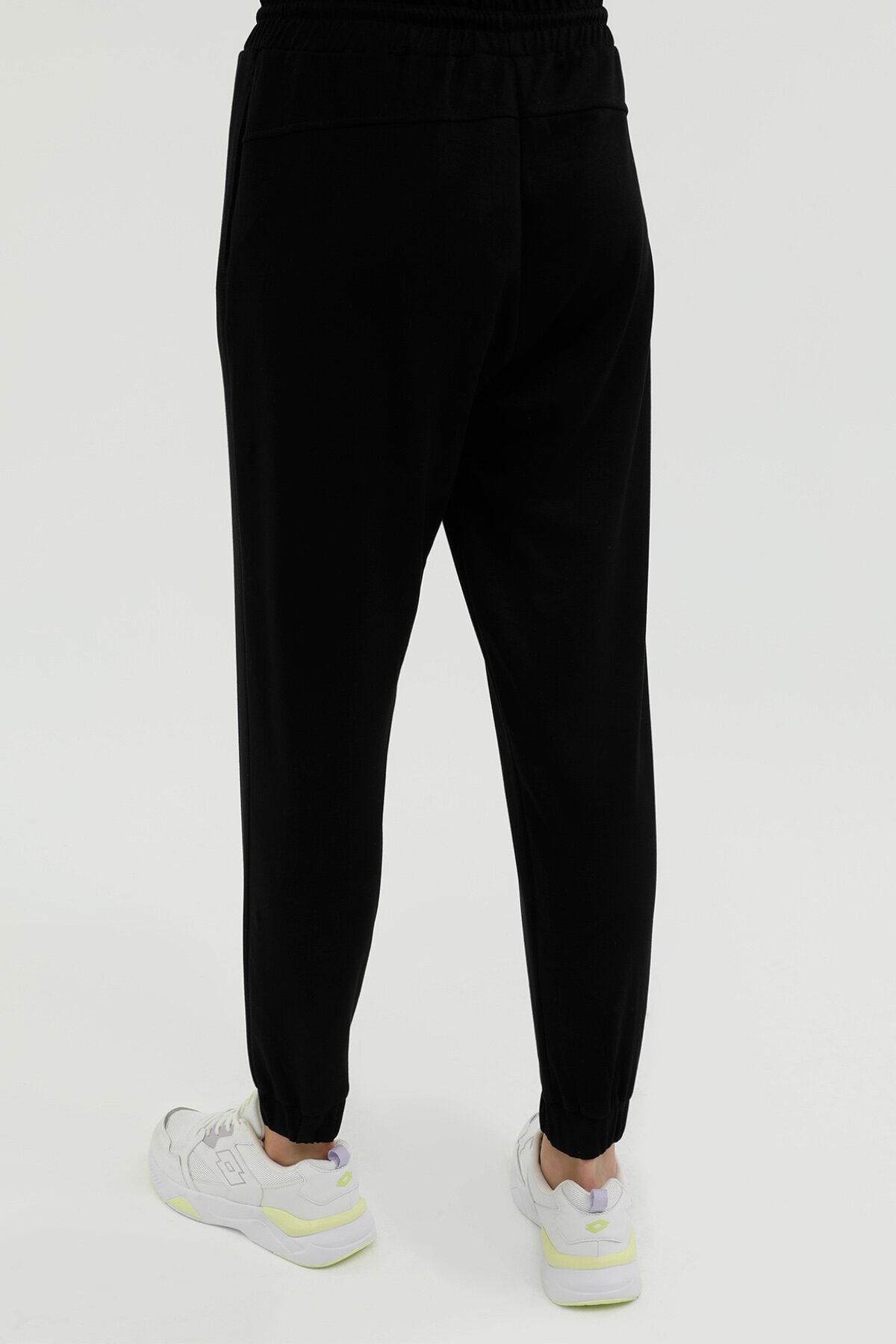 Lotto-W-sd608 Lıva Jogger 2pr بنطال رياضي نسائي أسود 2