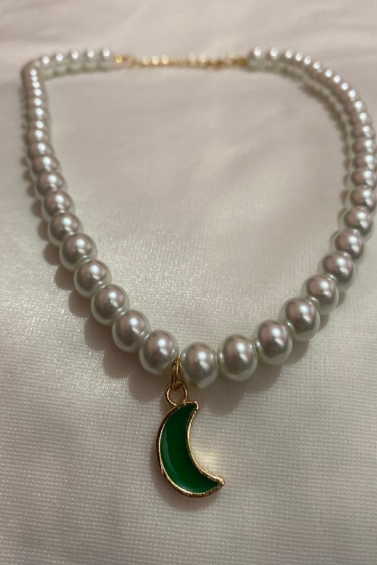 Green pearl necklace deals
