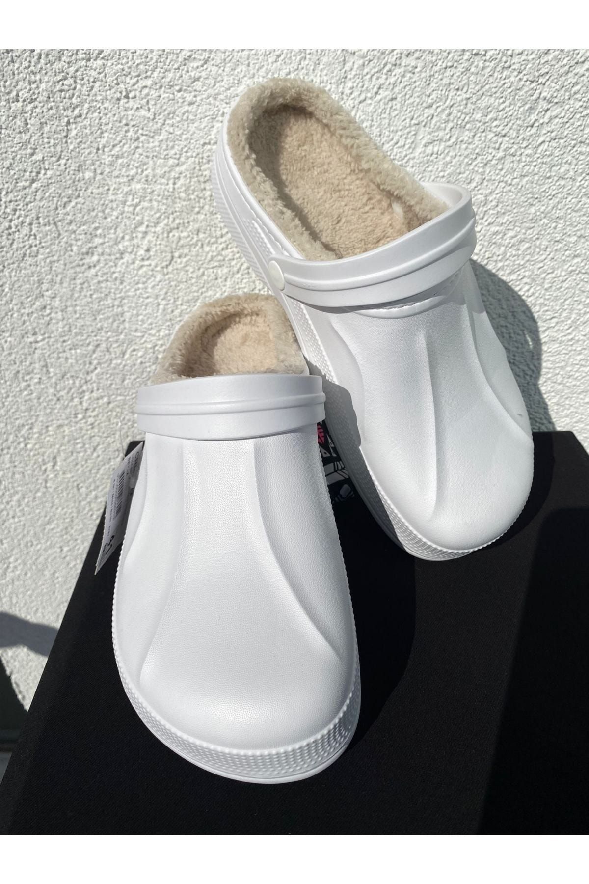 Hospital slippers clearance with rubber soles