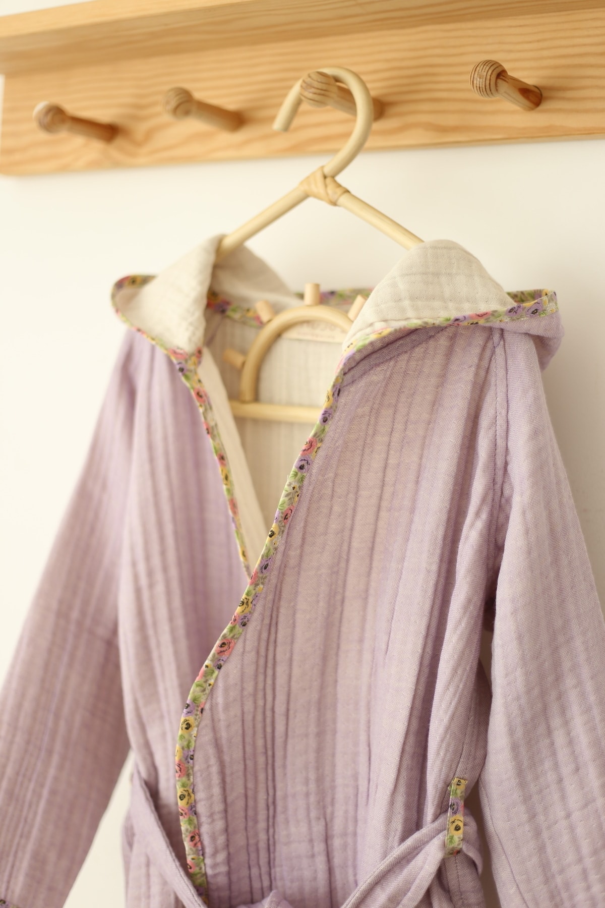 Mujo Baby&Kids Organik Özel Dokuma 4 Katlı Müslin Bornoz fotoğrafı 4 (önizleme)